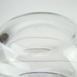 Vase boule en cristal, taillé spirale