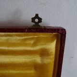 12 Art Deco knives 1930 bone or bakelite sleeves in case