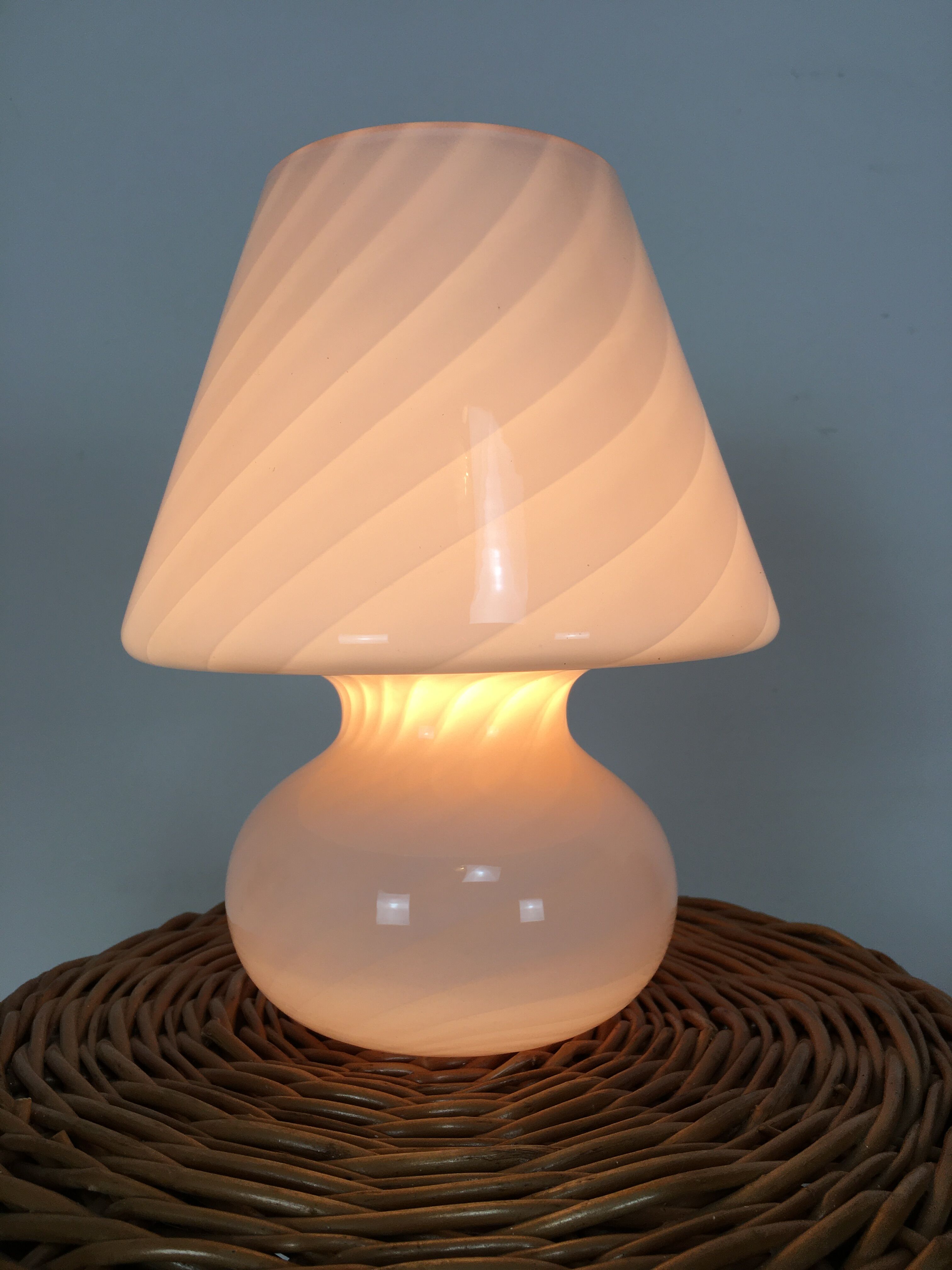 Pink Murano mushroom lamp, 70's