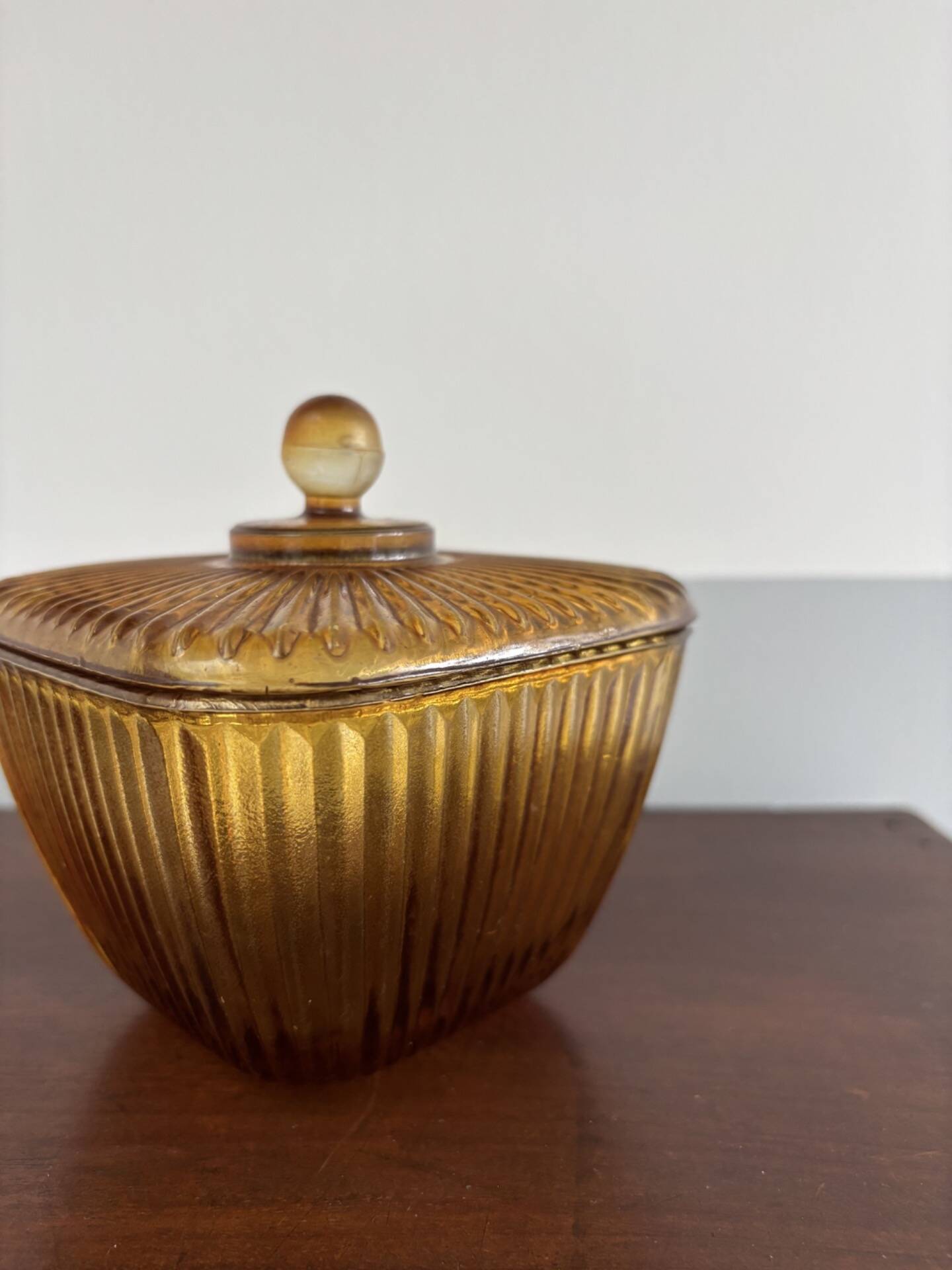 Amber glass bonbonnière