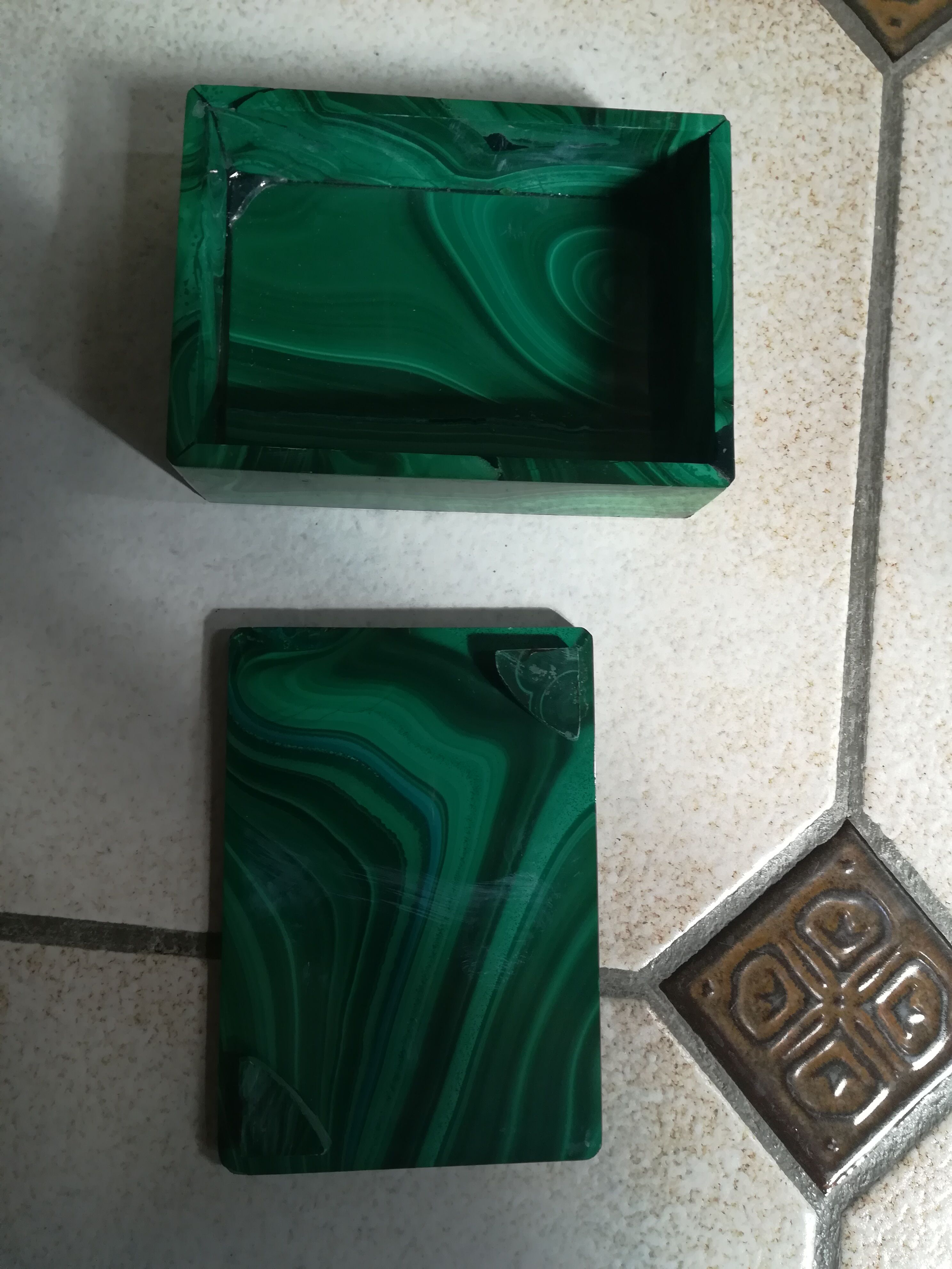 Jewelry box in malachite