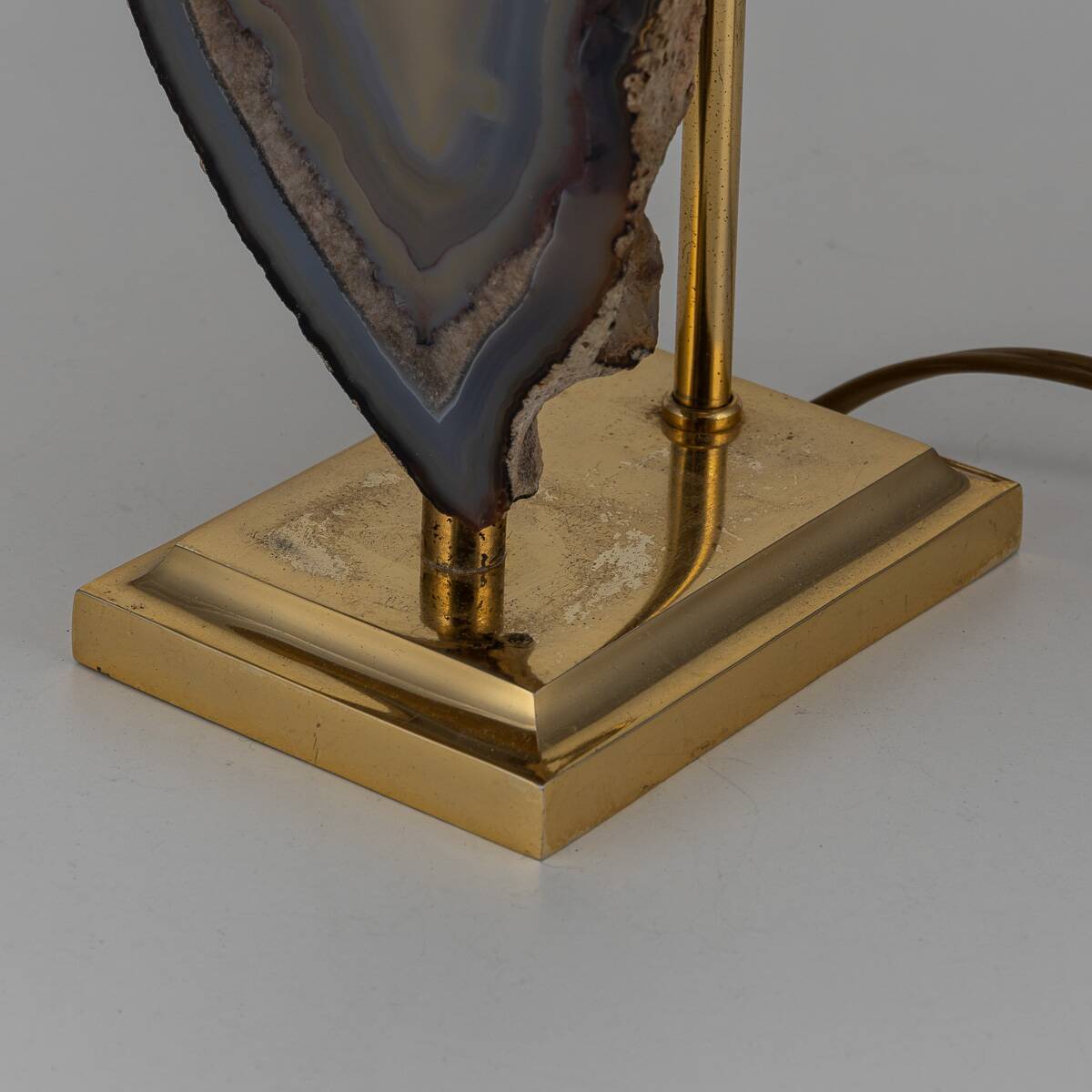 Vintage 20thc agate & brass table lamp by willy daro, belgium c.1970