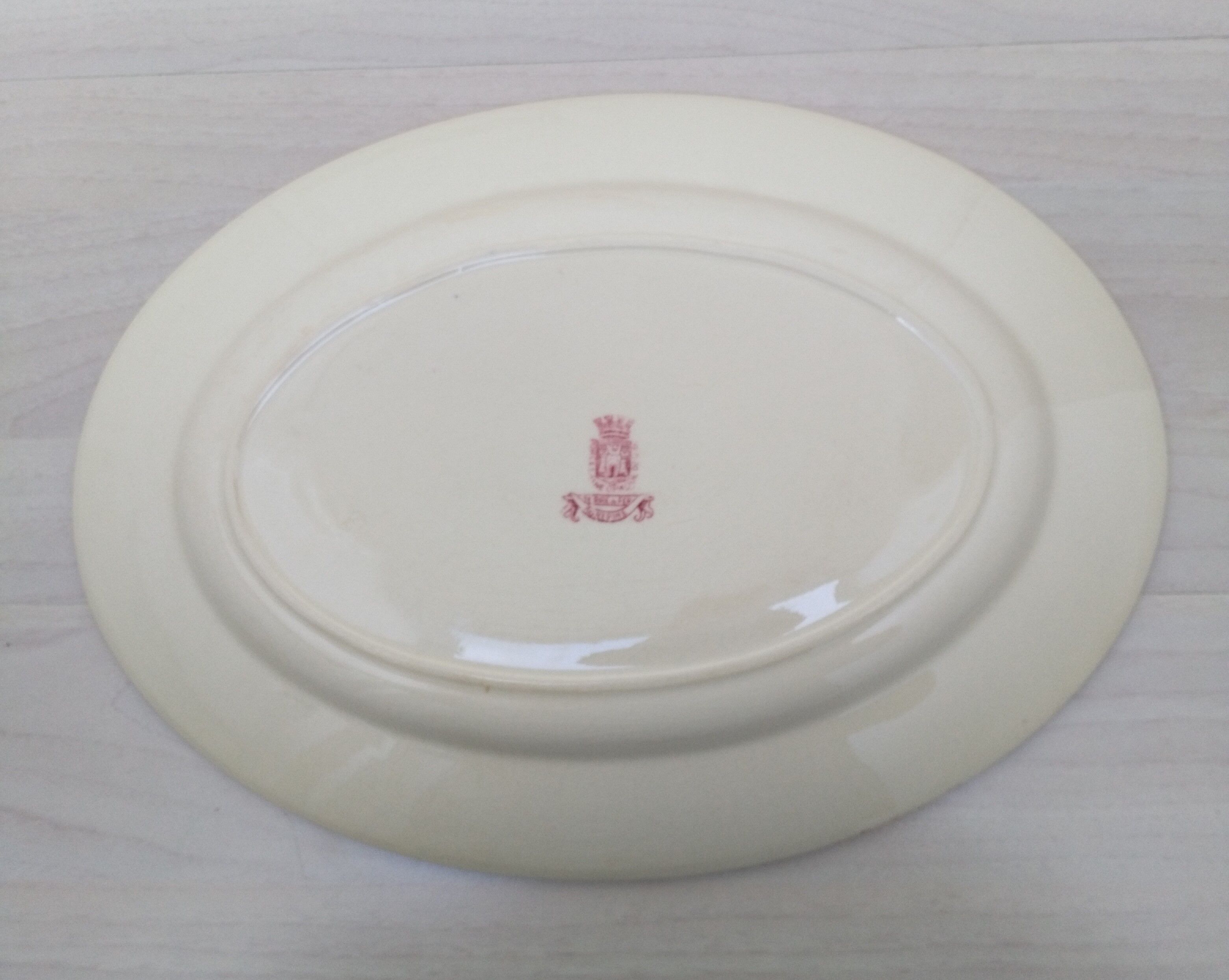 Oval plate in iron earth Gien model Pink Hawthorn