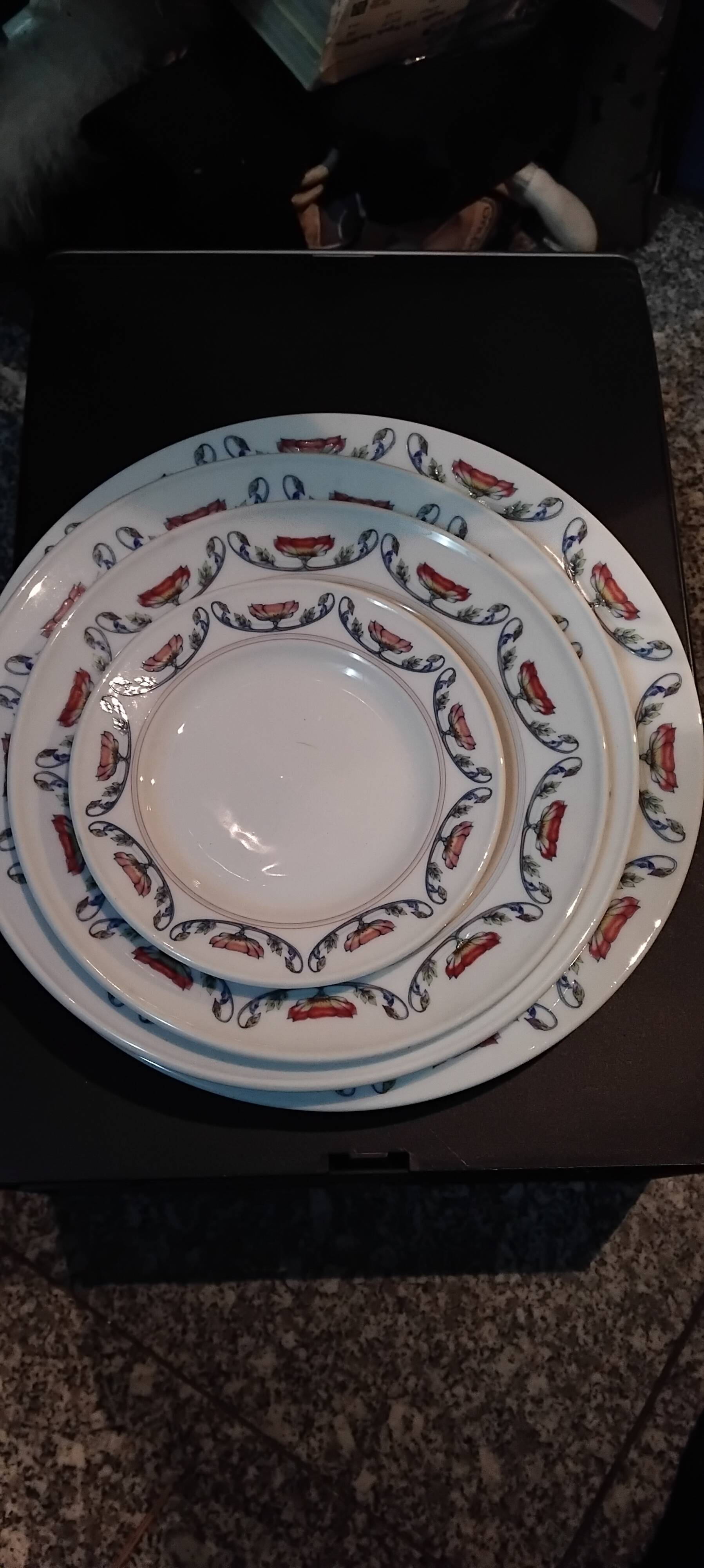 Set of 4 "Royal Monceau" plates