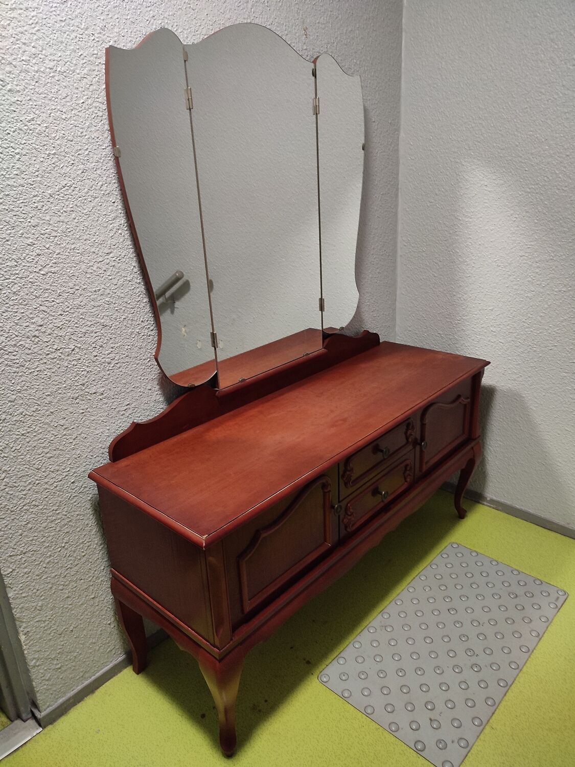 Vintage dressing table
