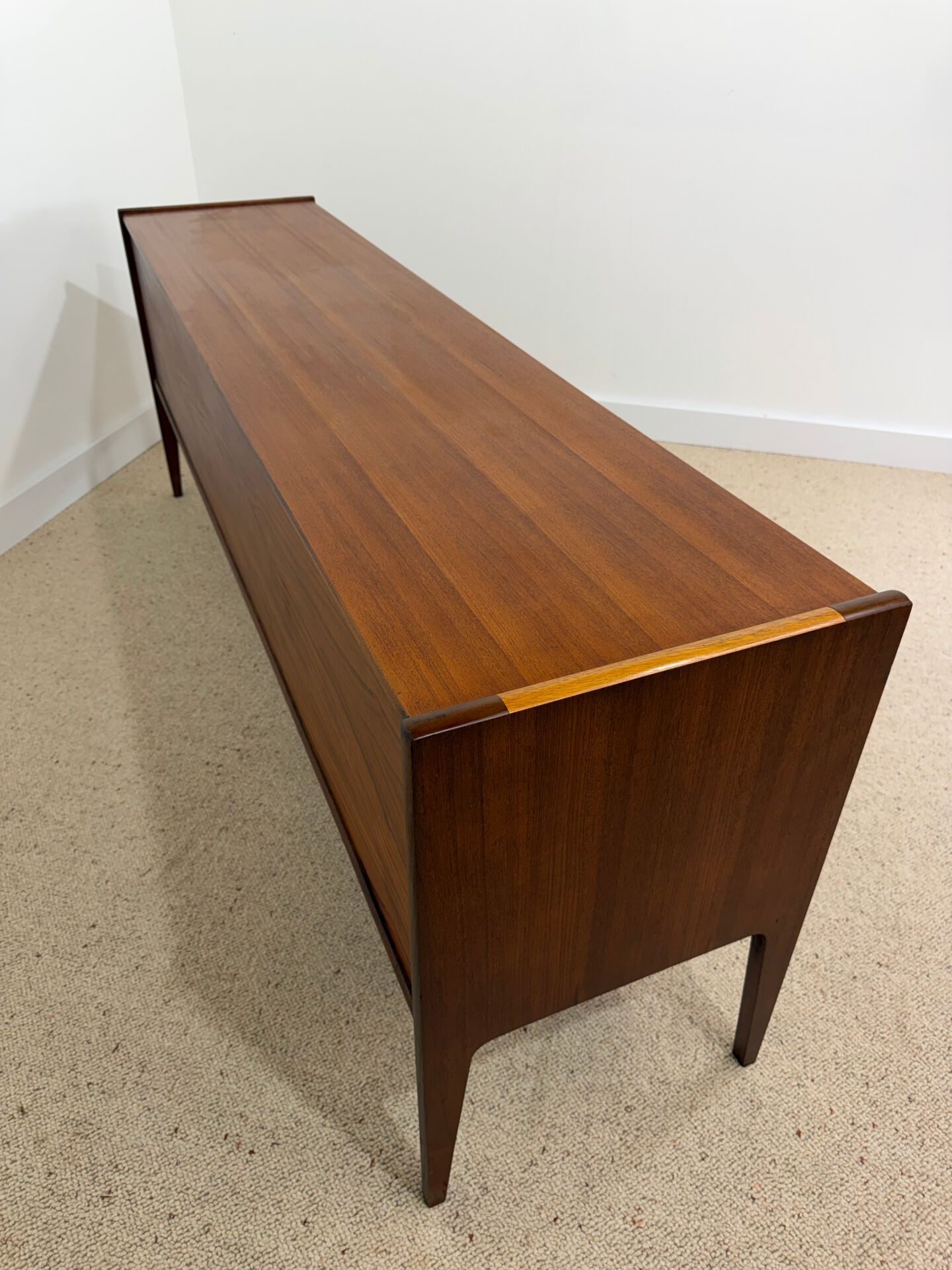 Enfilade Younger scandinave