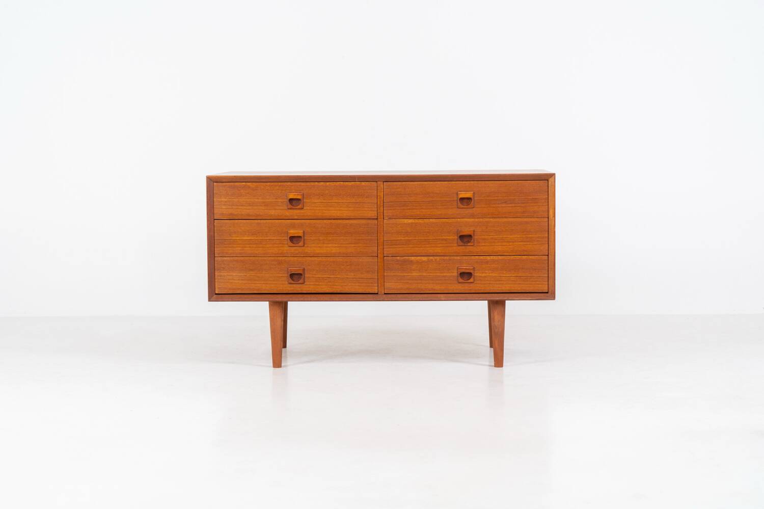 Commode basse par Erik Brouer pour Brouer Møbelfabrik (Danemark, 1960)