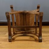 Fauteuil Dagobert en Noyer, style Médiéval – Fin XIXe