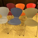 6 chaises dans le goût de Jacobsen