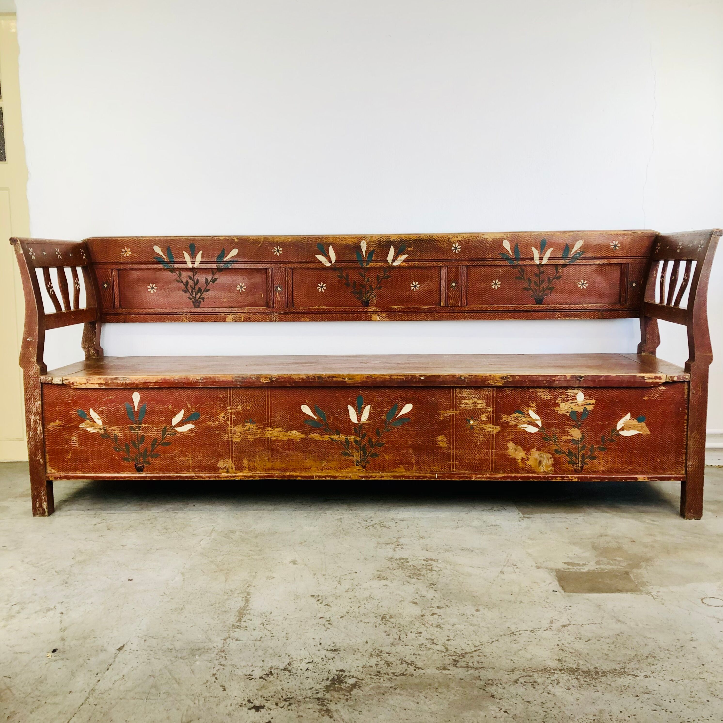 Antique painted wooden valve bench