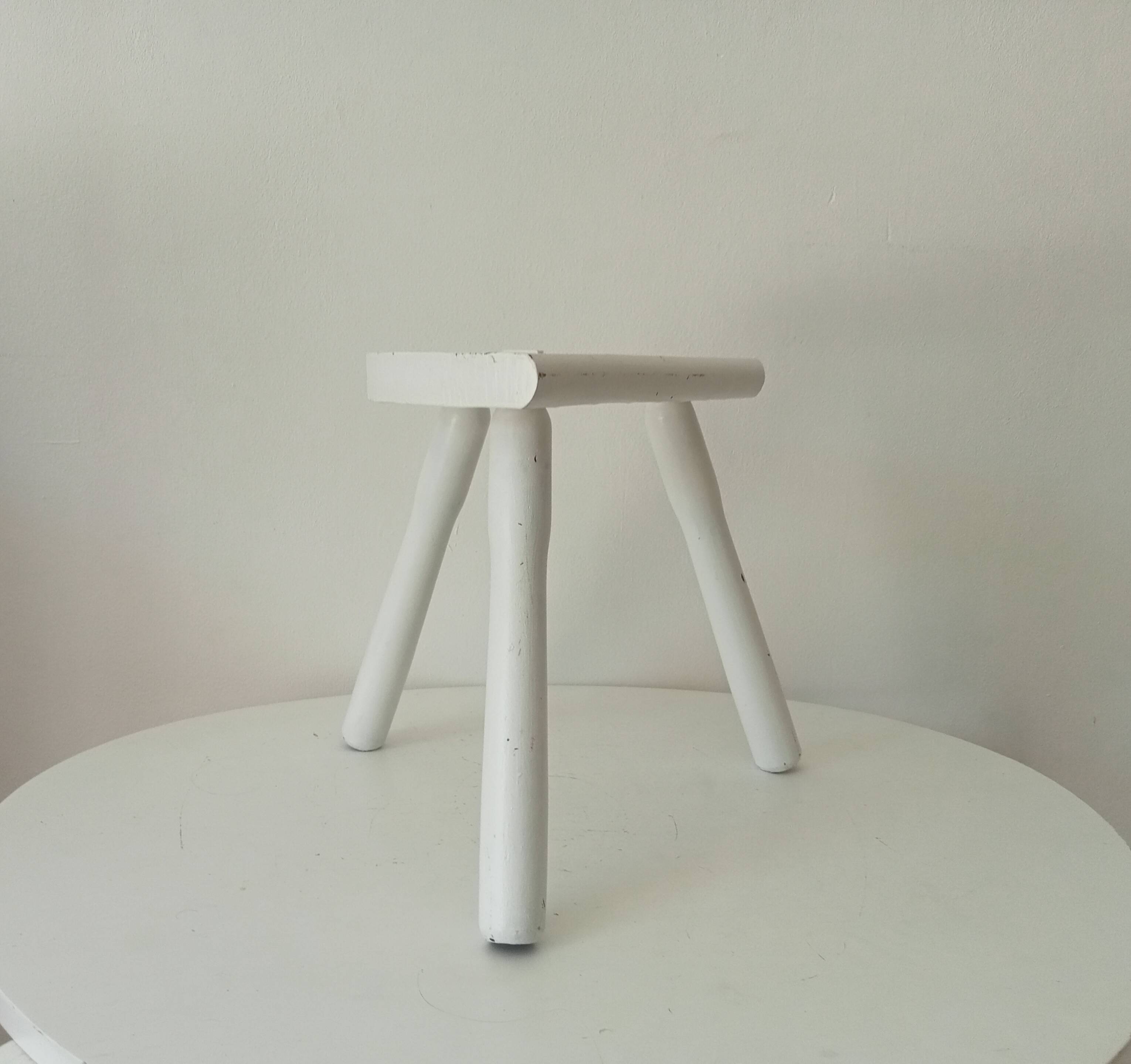 Vintage tripod milking stool