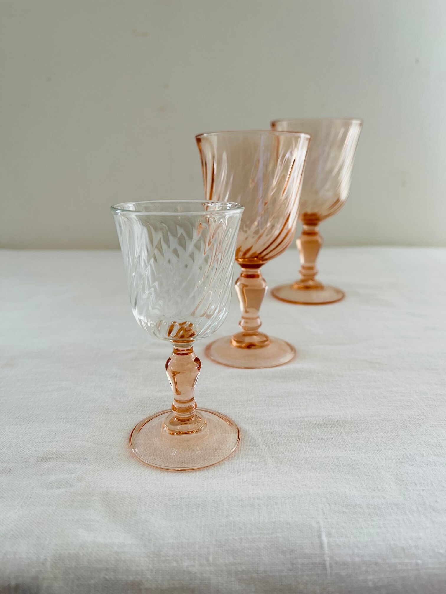Set of 6 luminarc pink wine glass