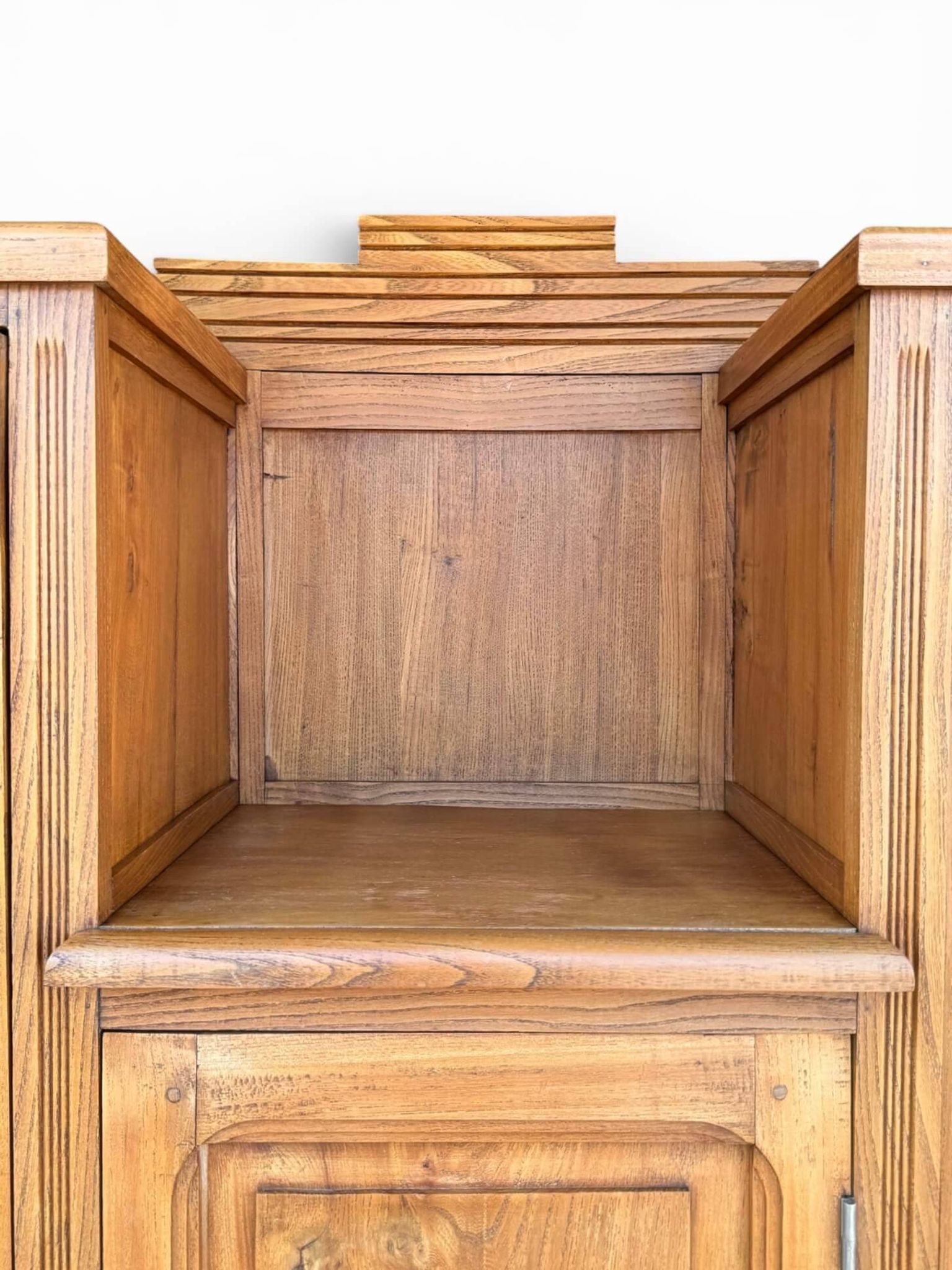 Armoire Art Déco asymétrique, vers 1940