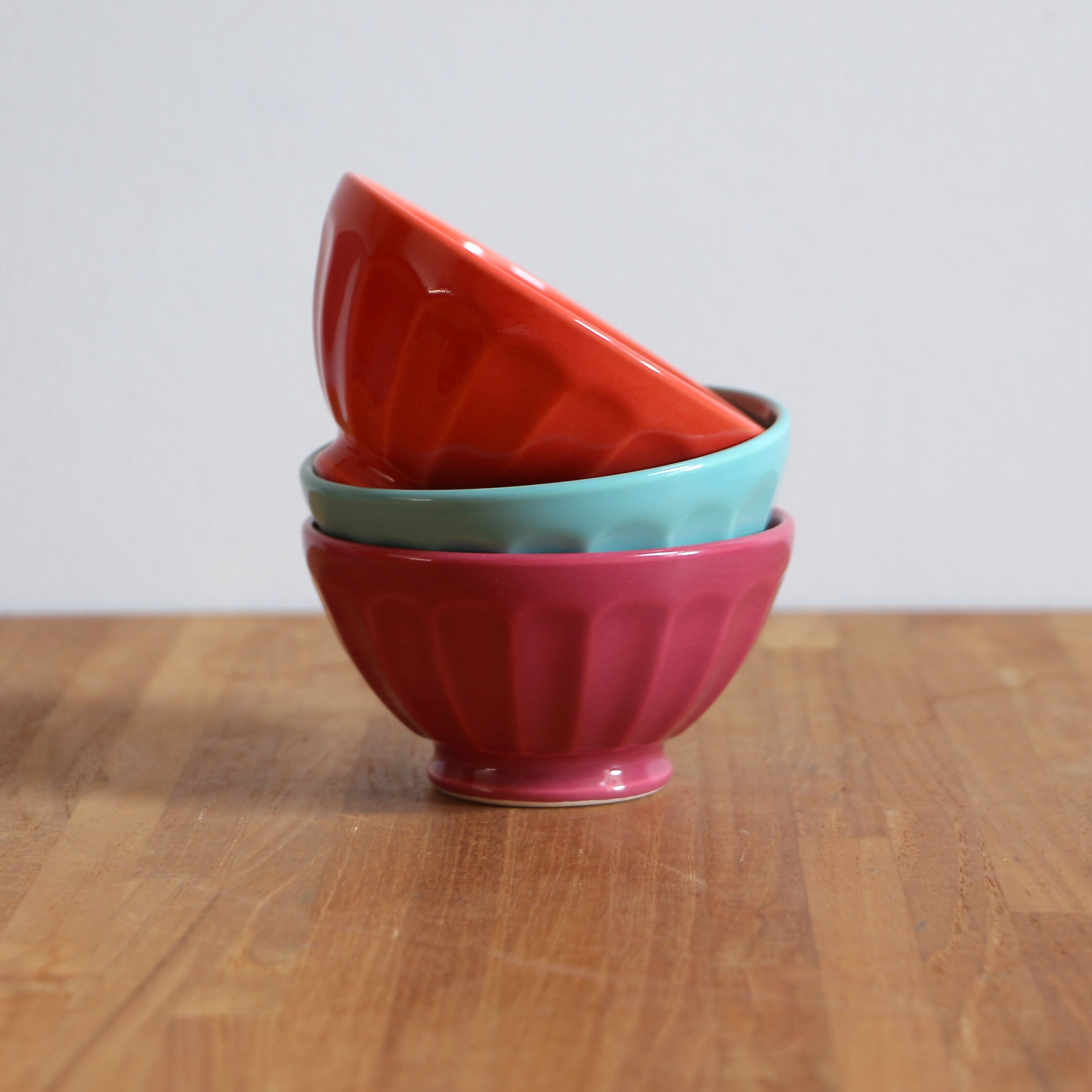 Colorful faceted bowls