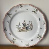 Ancienne assiette Moustiers signée Féret