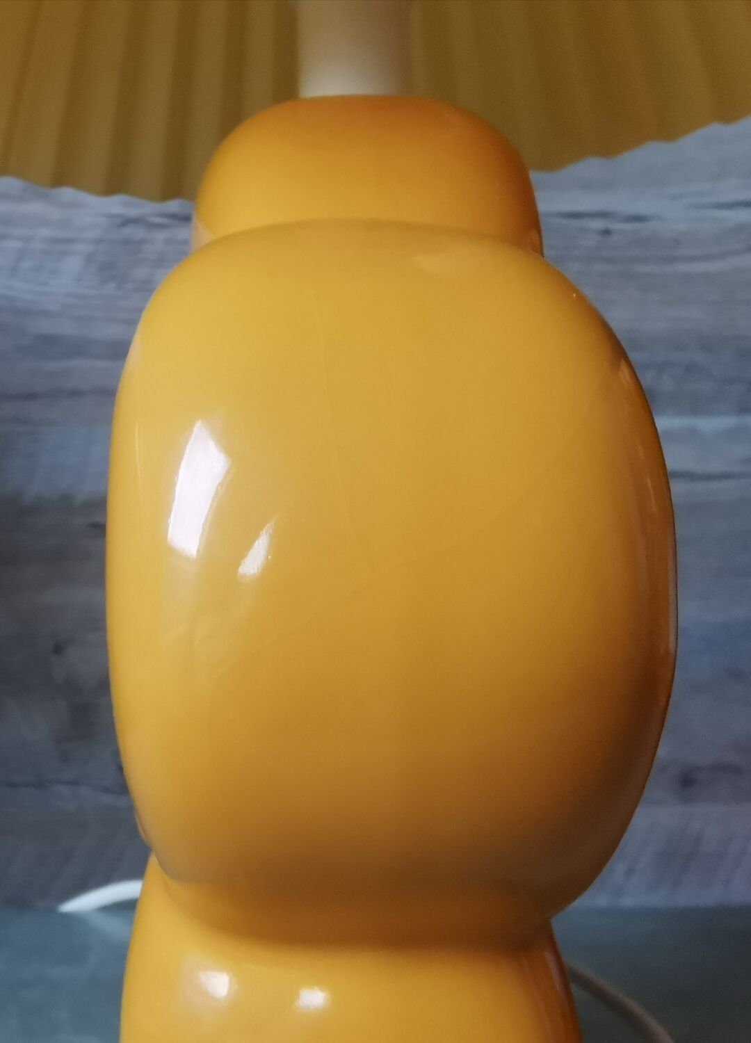 Vintage lamp flower marguerite