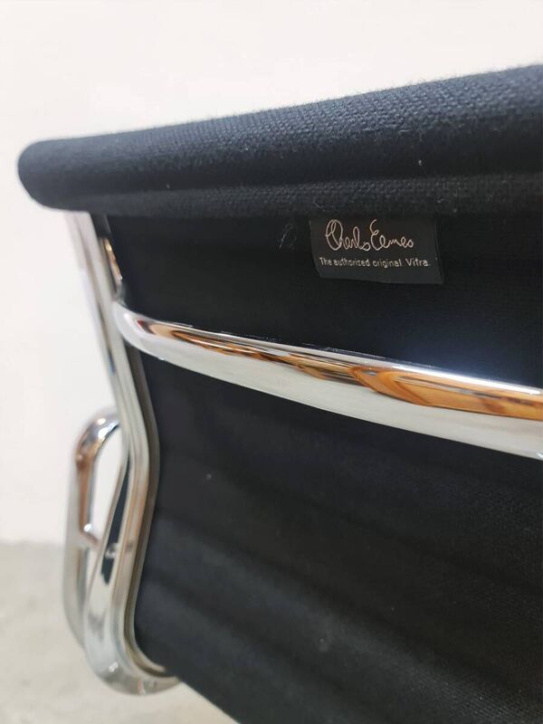 Chaise de bureau vintage en aluminium EA108 Charles Eames Vitra
