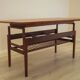 Table basse en teck danois avec étagère, années 1960