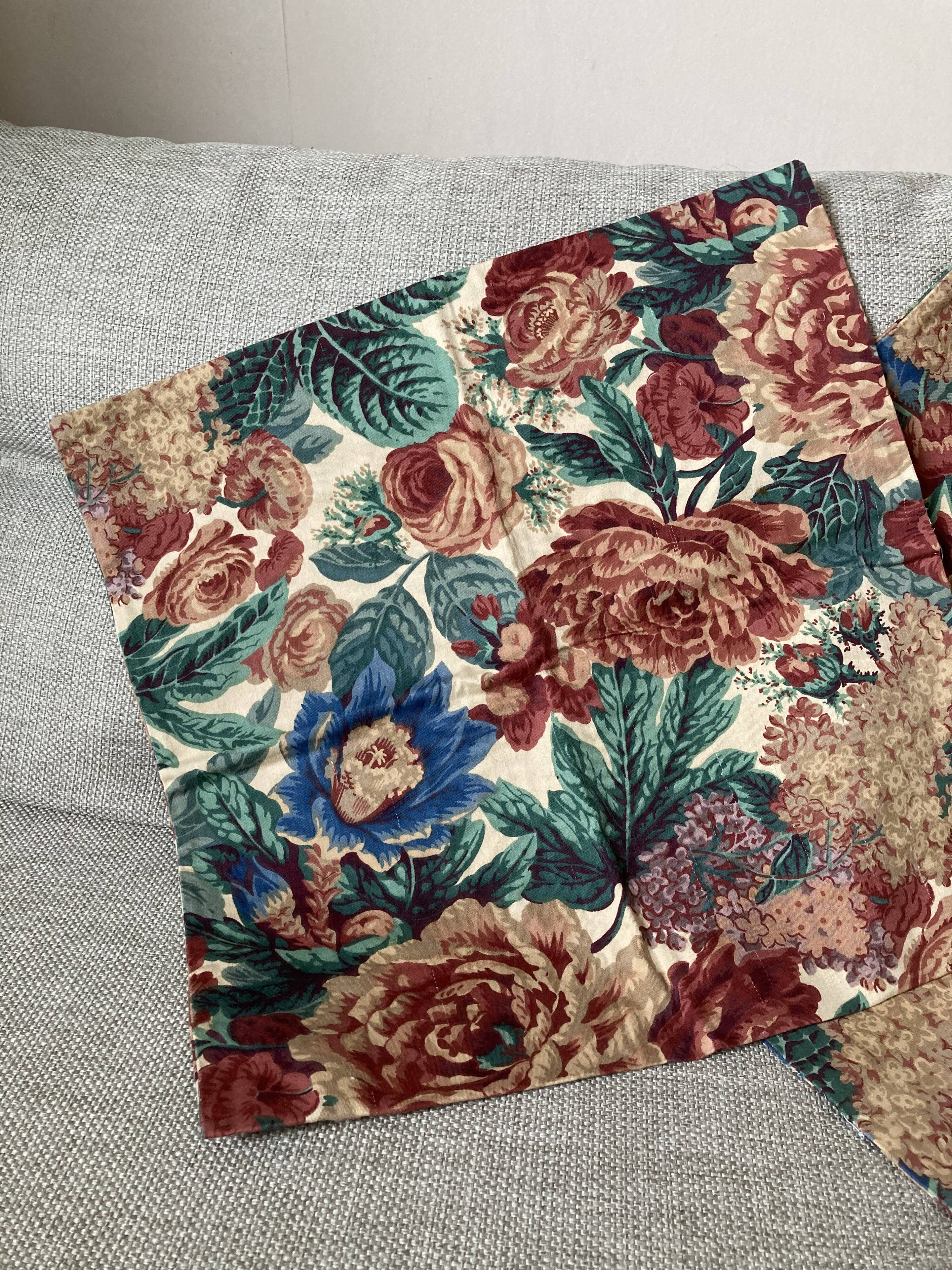 Set of 3 cushion covers in burgundy floral cotton