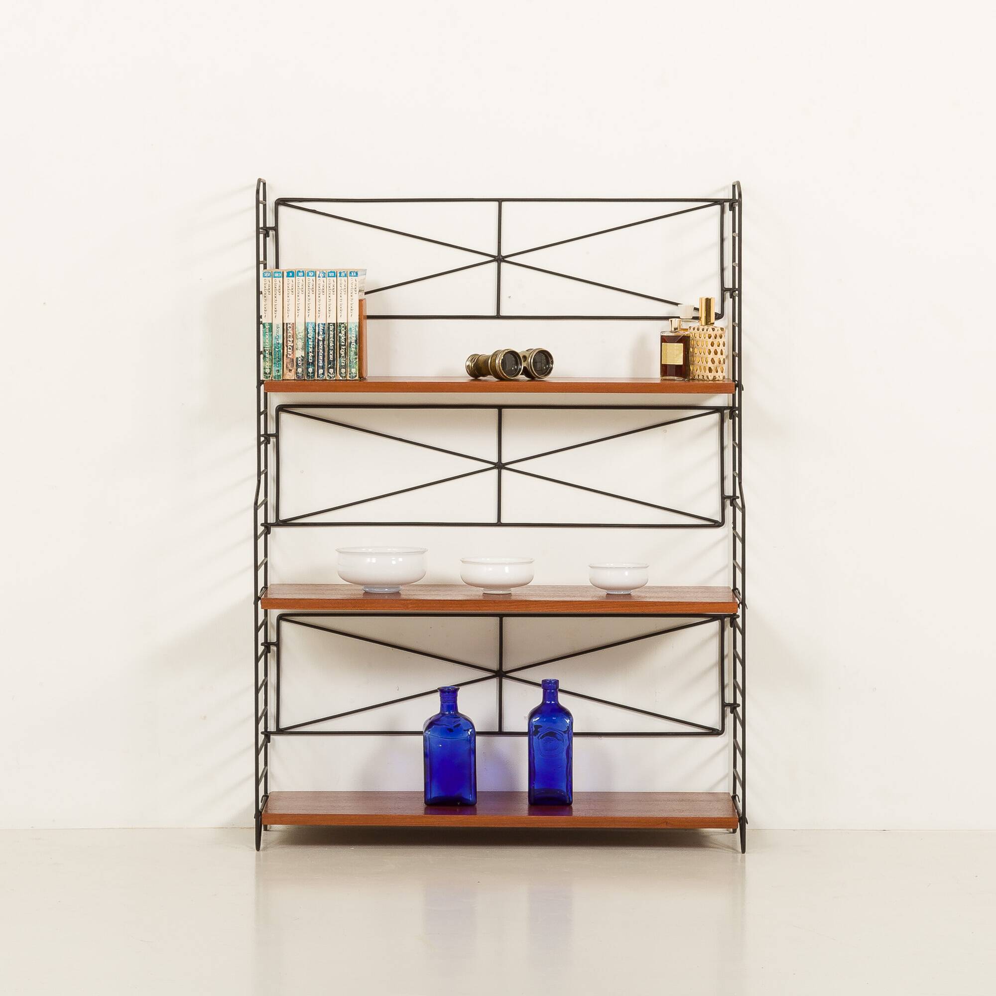 Étagère autoportante String scandinave des années 1960, Suède