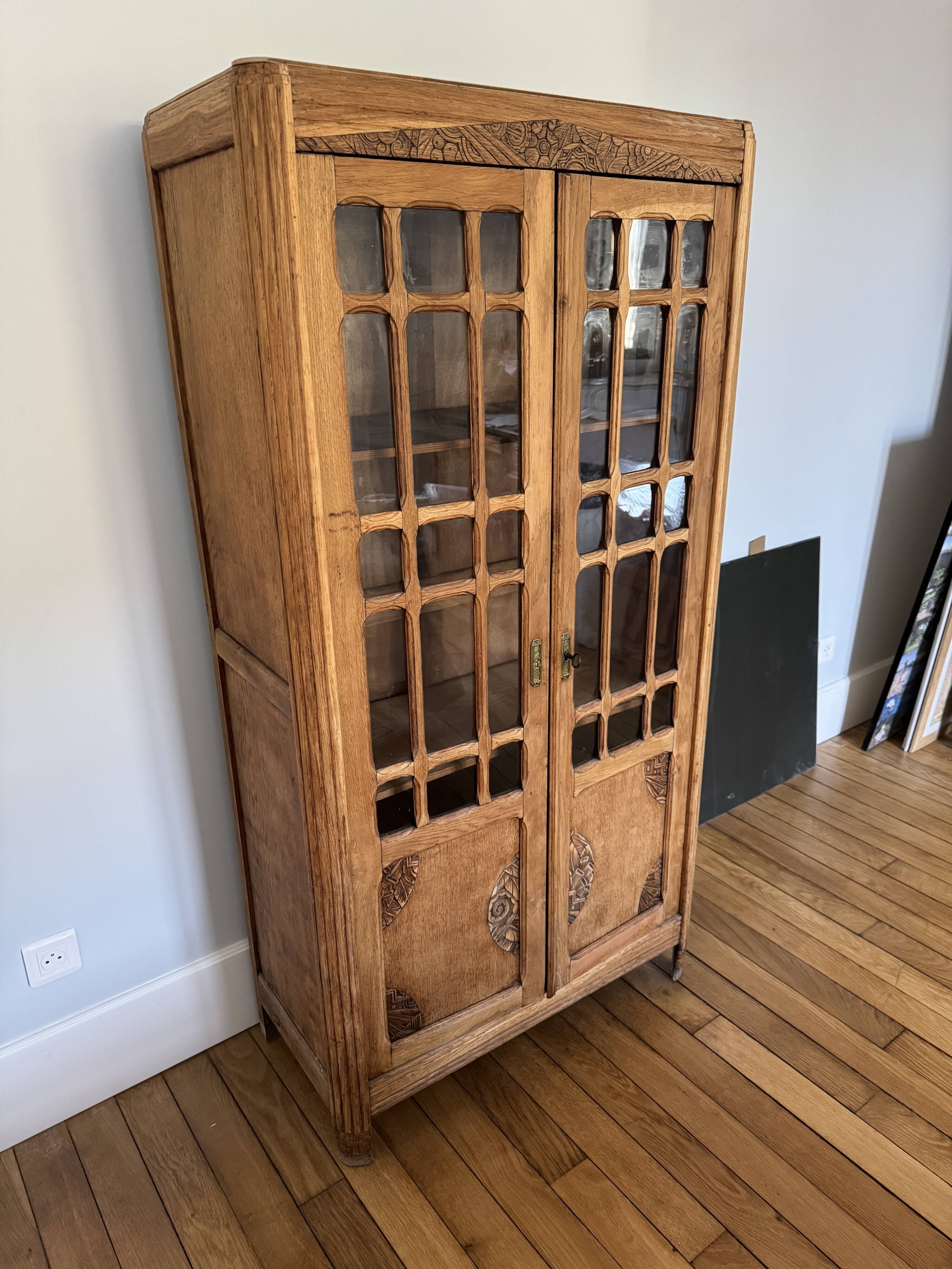 Parisian cabinet display case