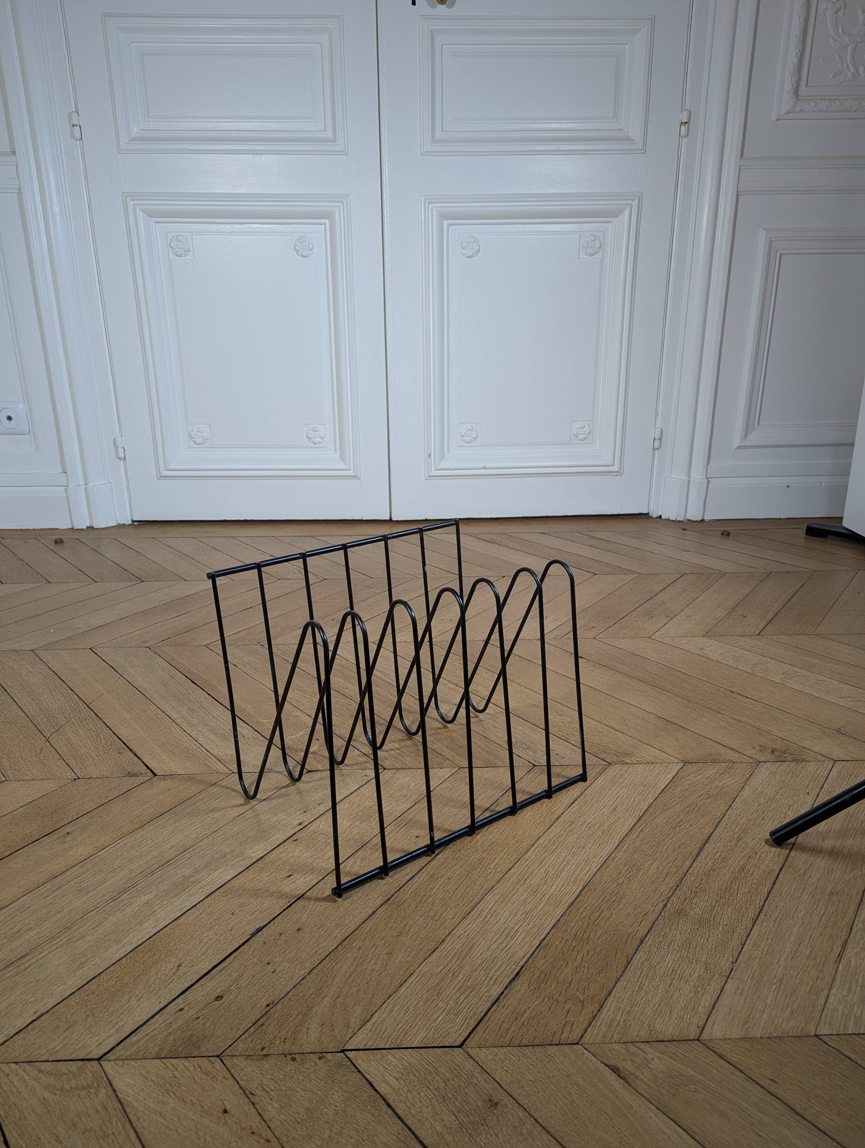Magazine rack or record holder “Z” by François Arnal, Vintage design from the 1960s