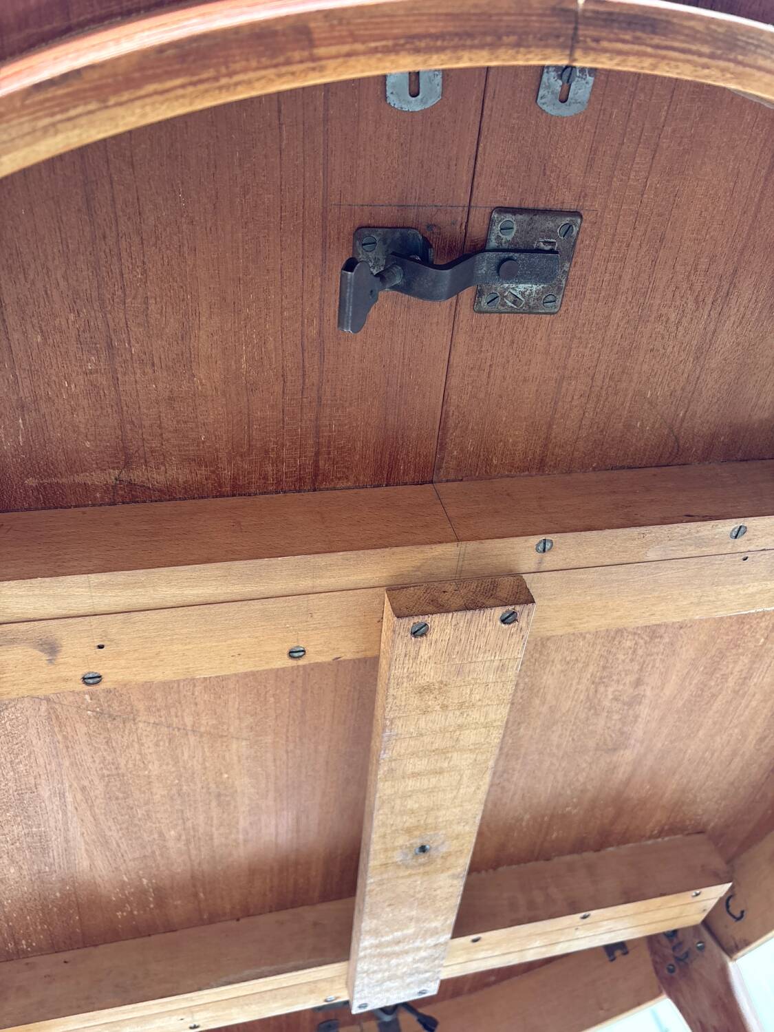 Vintage Scandinavian teak round table – 1960s