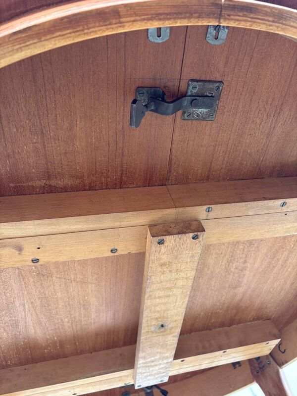 Table ronde scandinave vintage en teck – années 60