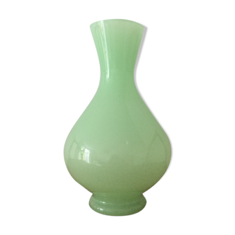 Vase Baccarat opaline