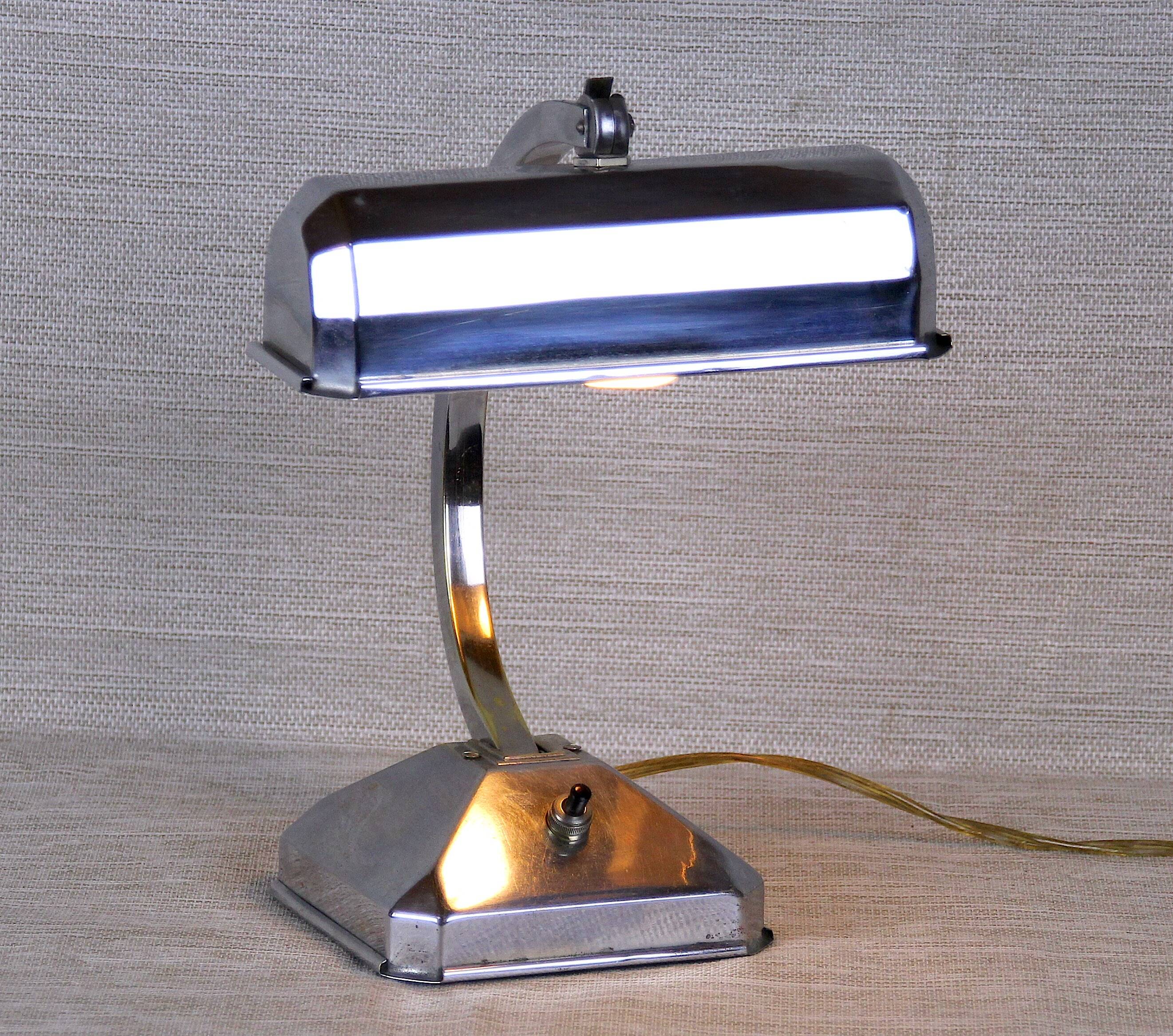 Chromed and articulated banker's lamp, Art Deco 1940