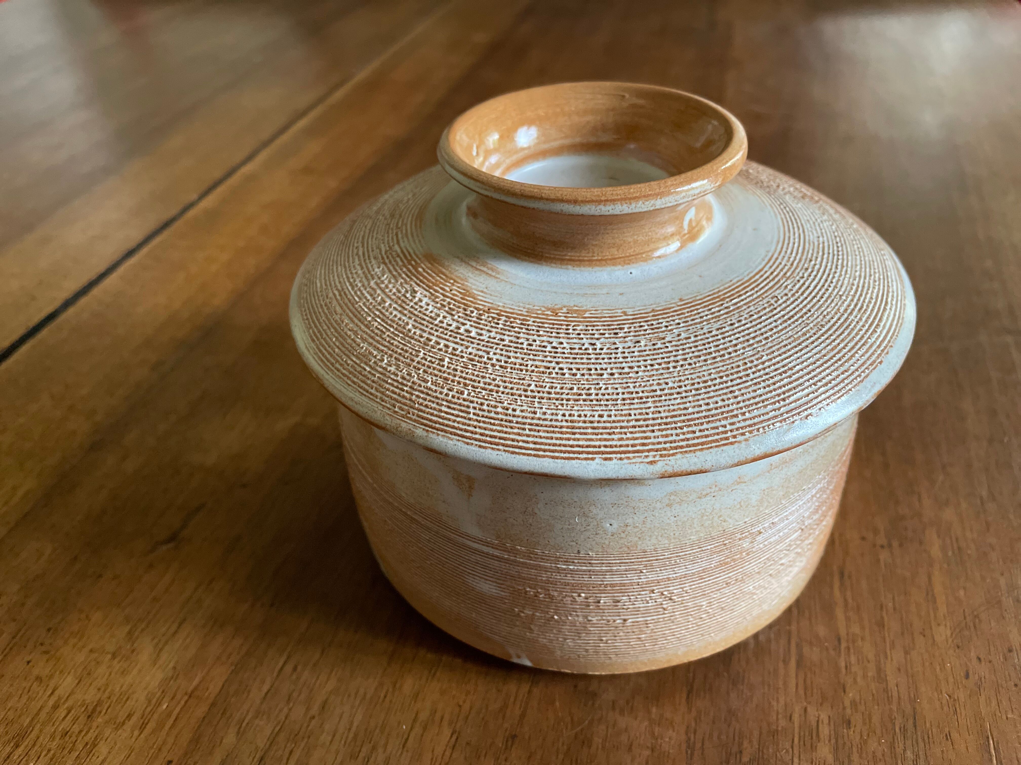 Pot with lid in stoneware vallauris