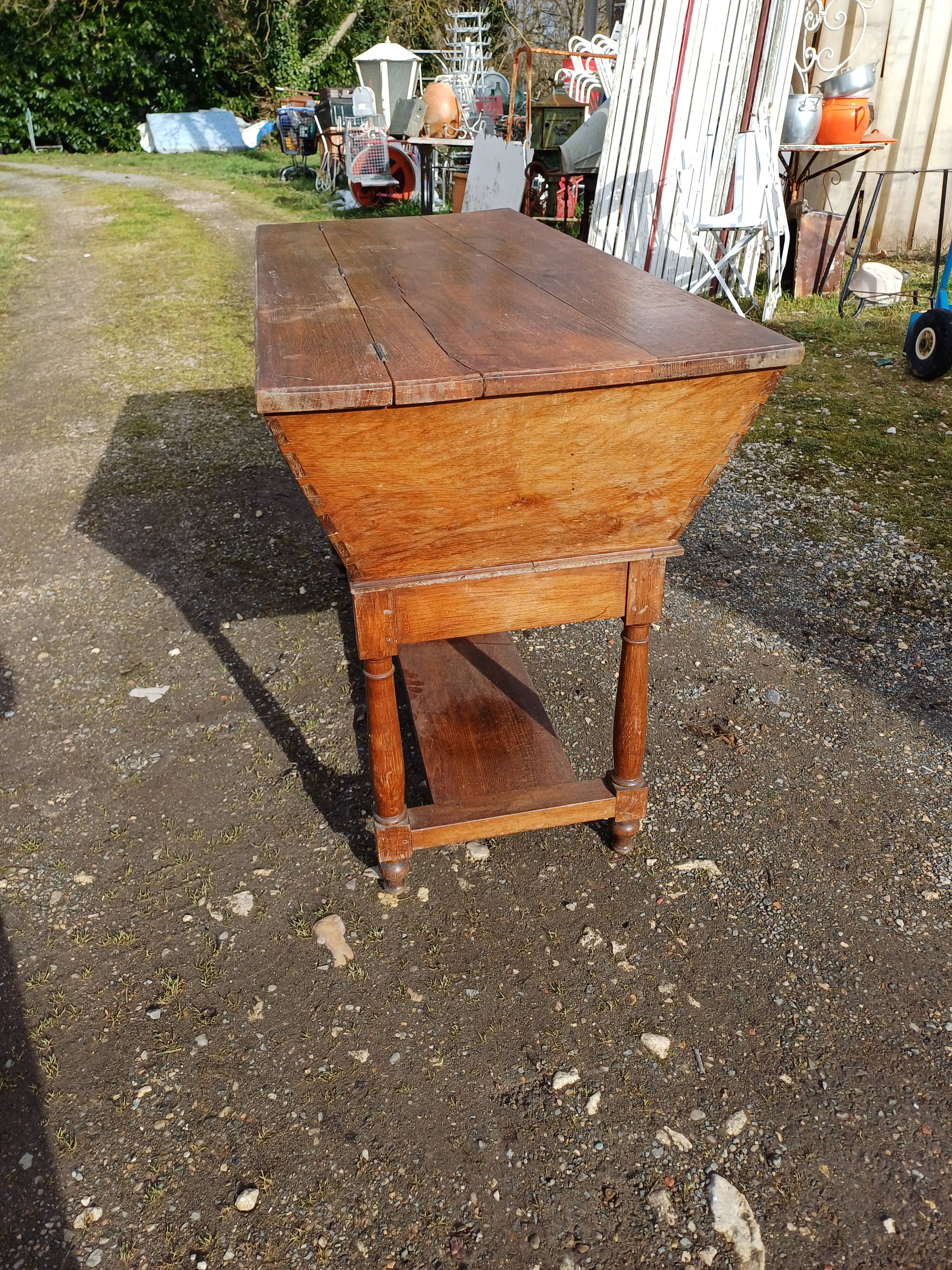 Provençal bread bin in oak 19th