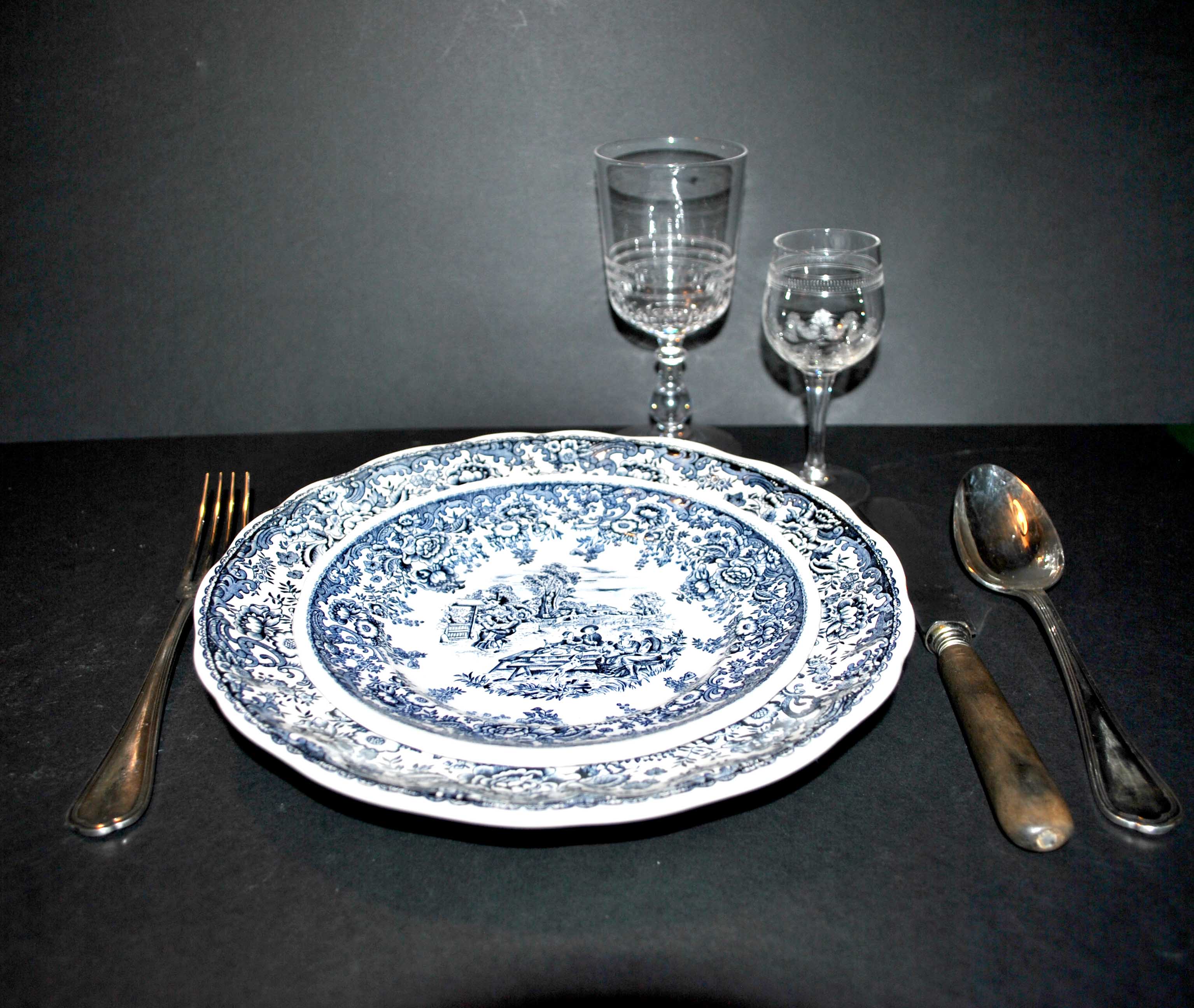 Series of 6 plates in Lunéville earthenware decoration English country - picnic in the countryside