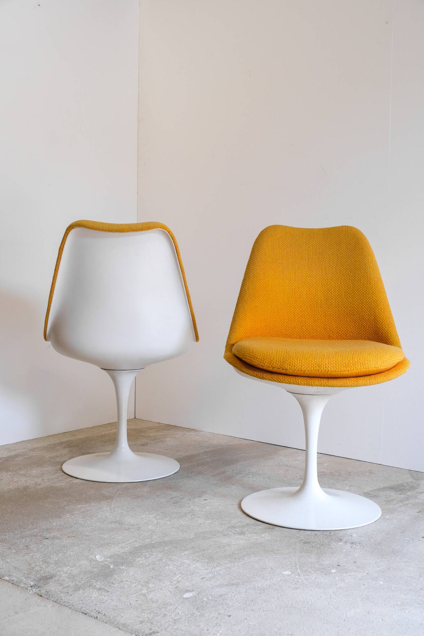 Tulip chair pair by Eero Saarinen for Knoll International