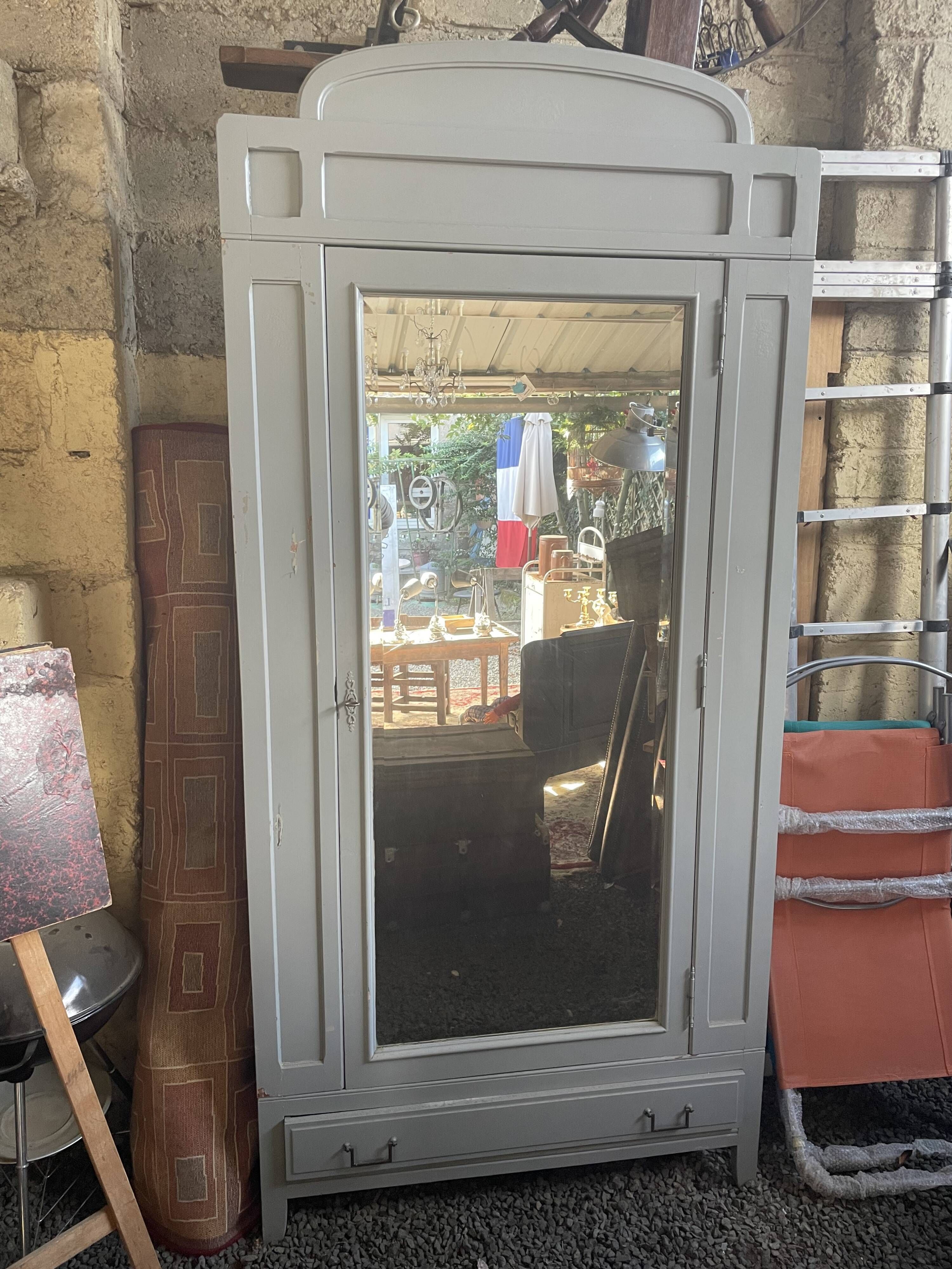 Ancienne armoire d’hôtel 2