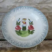 Shallow dish St Amand pattern "peasant with a basket"