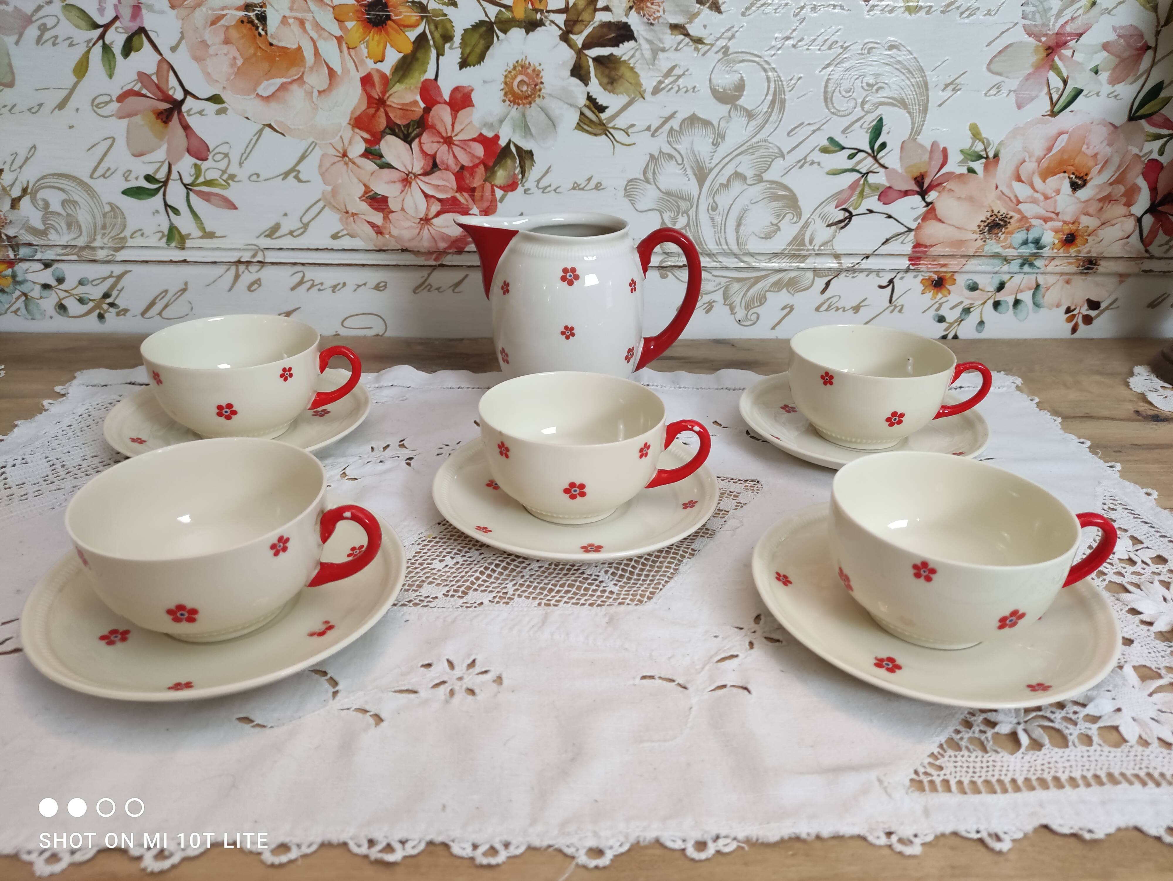 Service à café ou à thé 11 pièces en porcelaine Bavaria beige et petites fleurs oranges