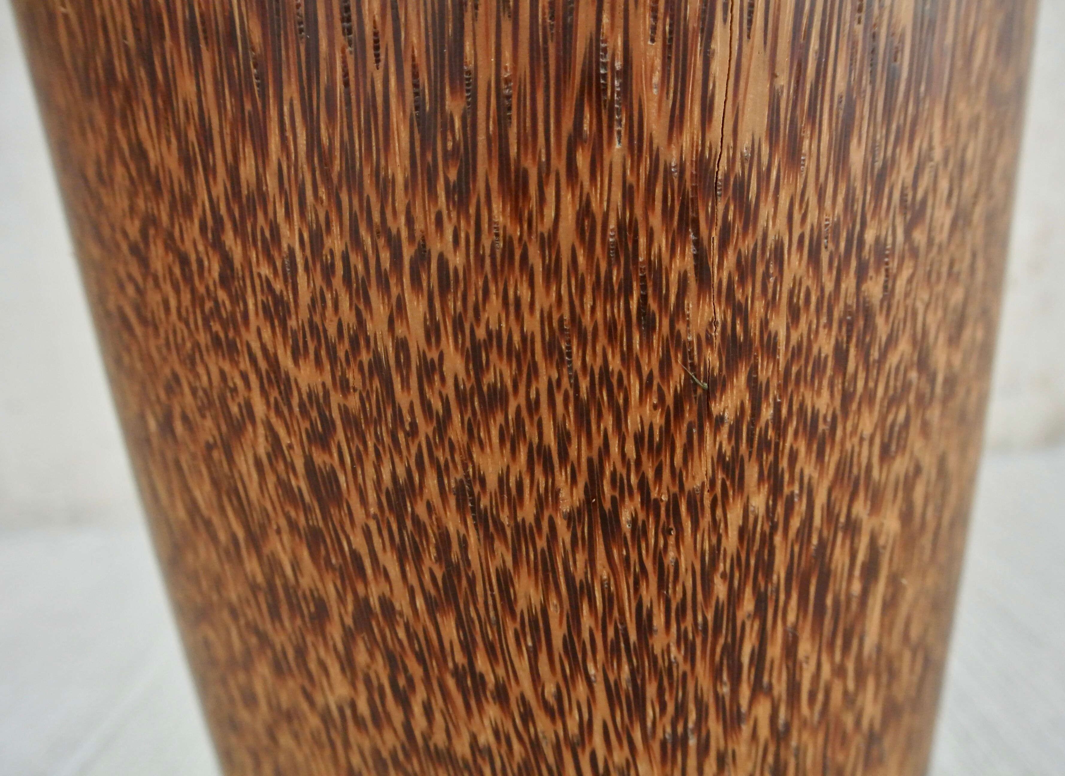 Vase en bois de palmier Années 90