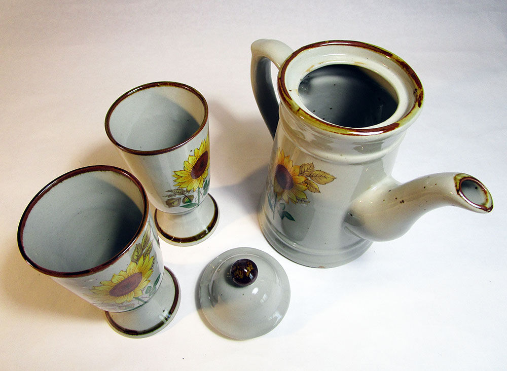 Cafetière et duo de mazagrans en grès