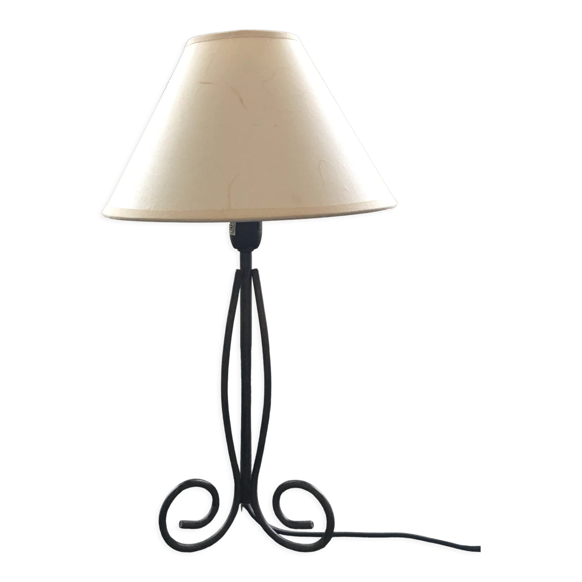 Tripod spiral lamp