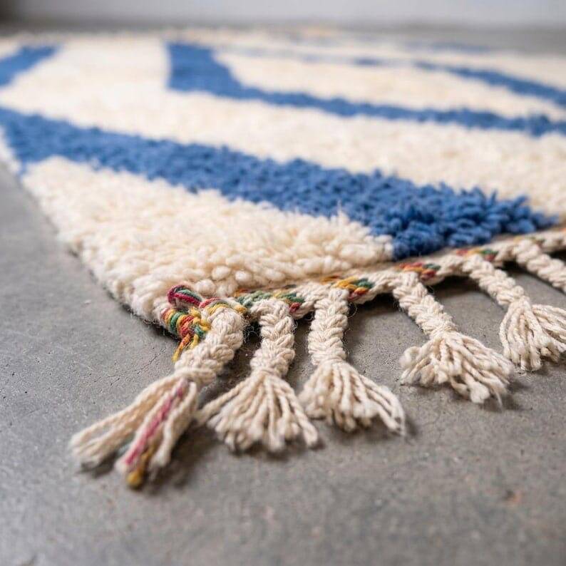 Handmade pure wool traditional blue and white rug 150/250 cm