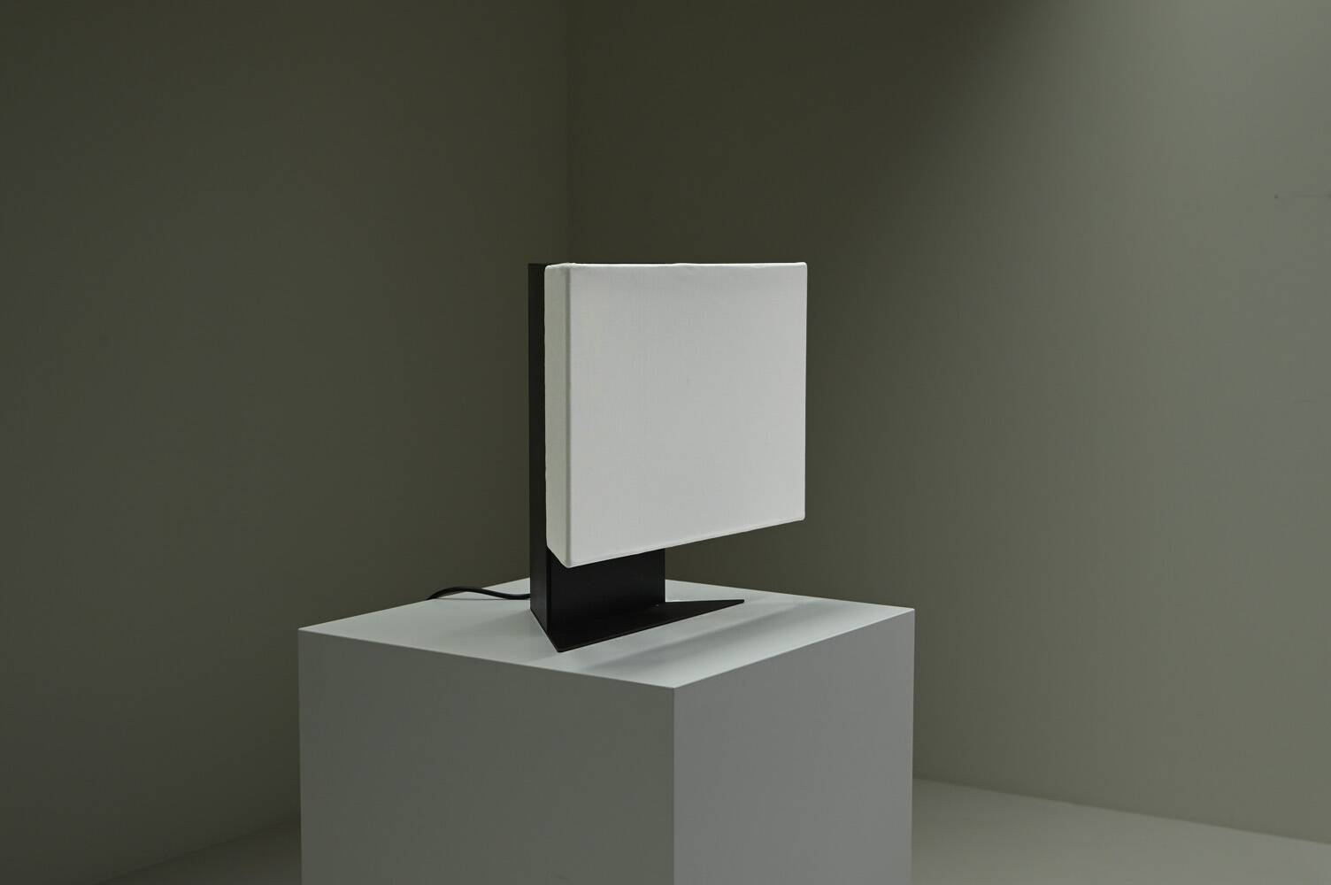 Accademia table lamp from Cini Boeri for Artemide, 1970s Italy.