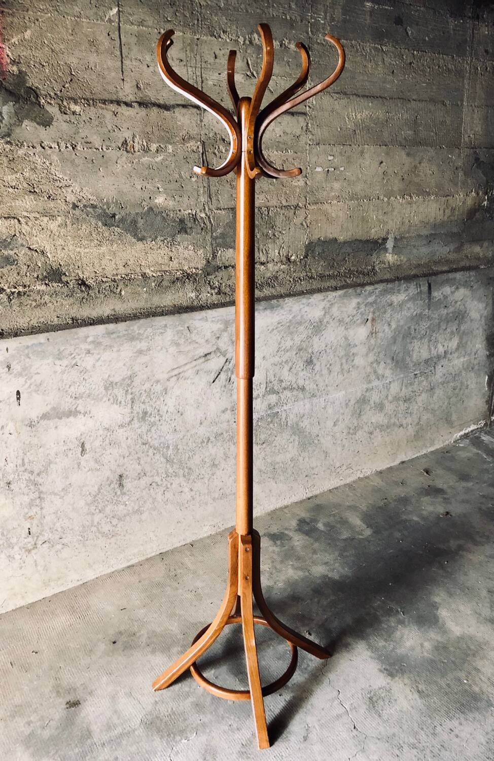 BAUMANN wooden “Parrot” coat rack