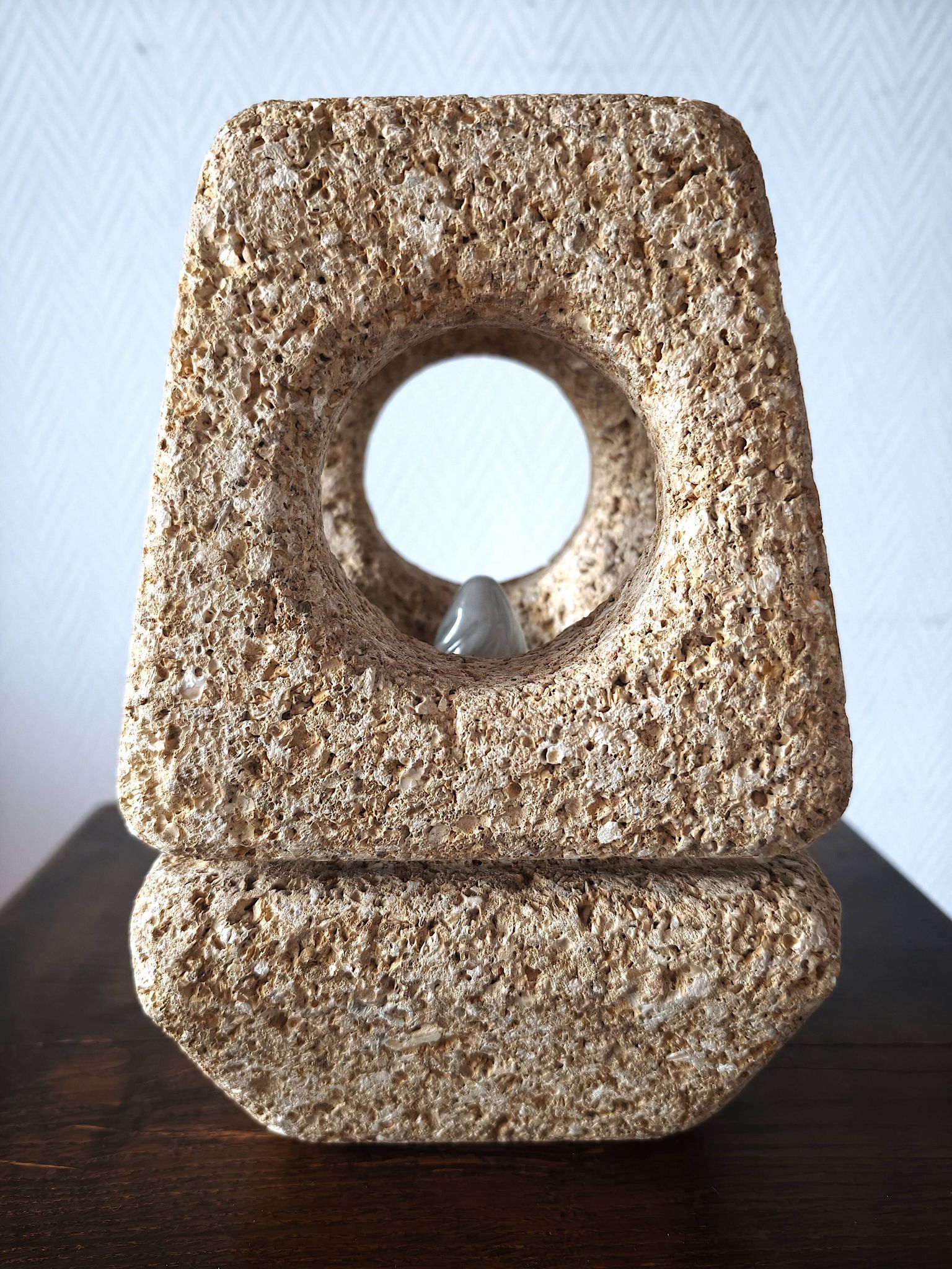 Sculptural lamp in stone 1960-70