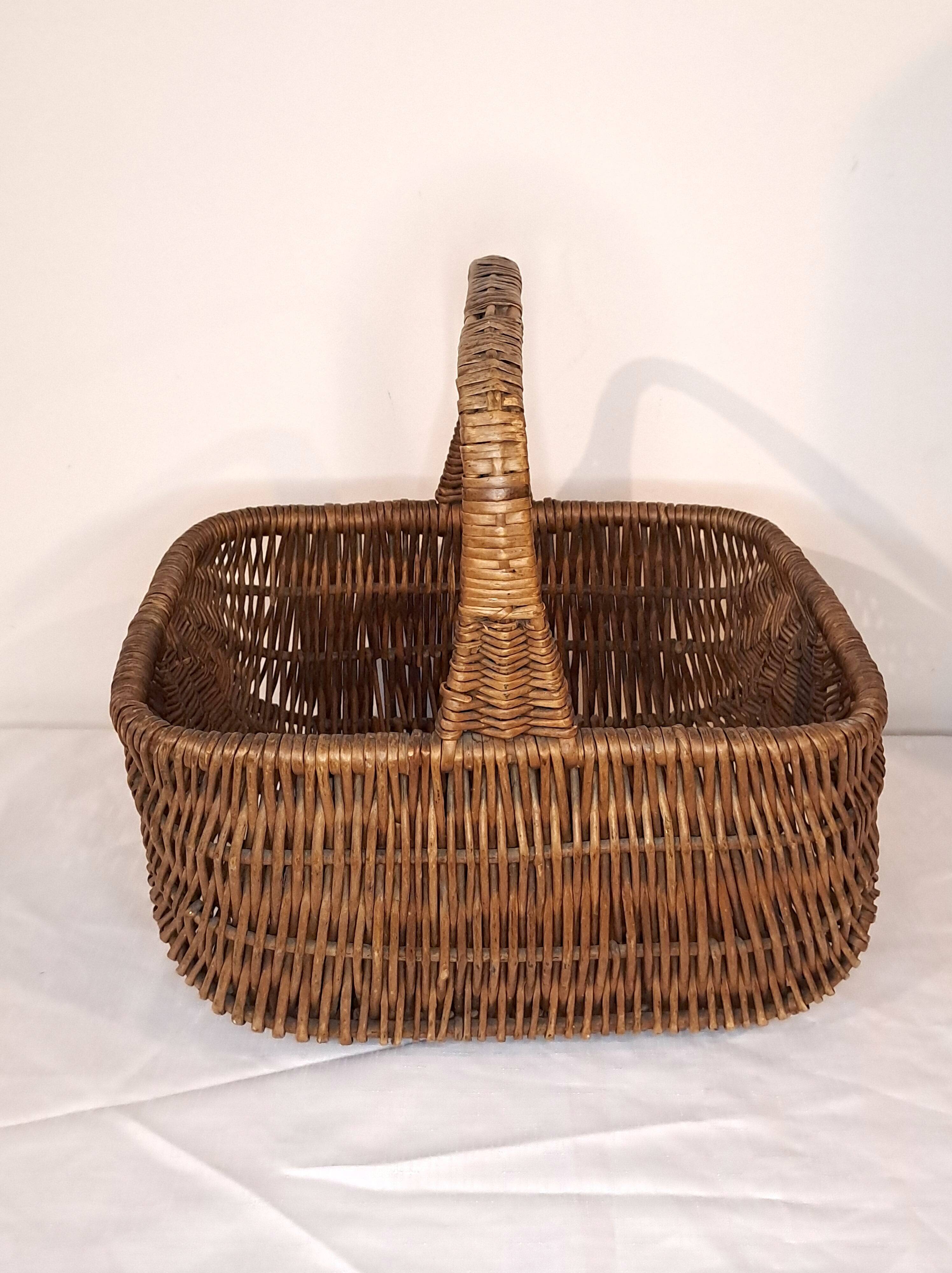Large vintage woven rattan basket – Authentic and practical