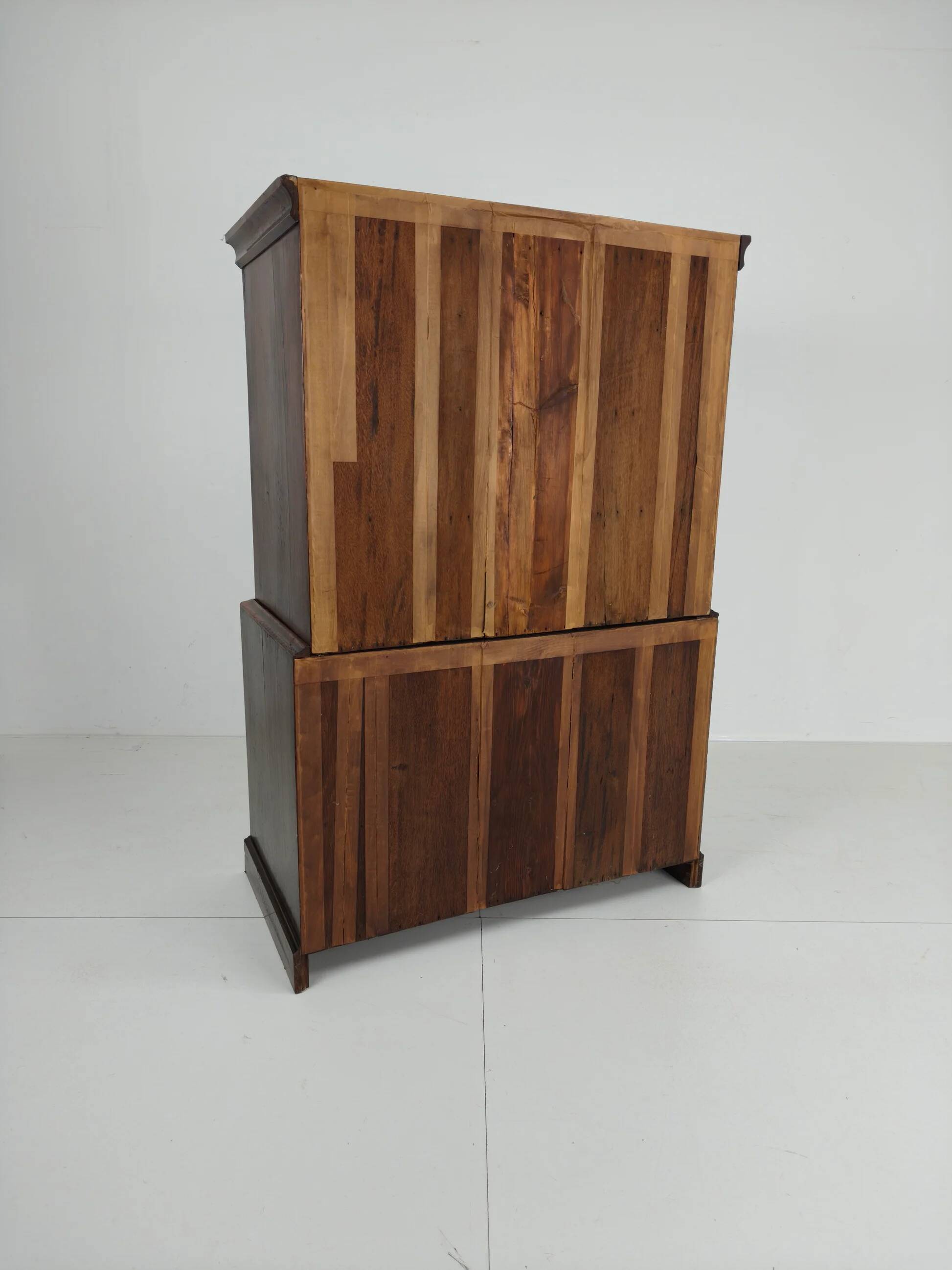 Commode haute de campagne George III / coffre sur coffre