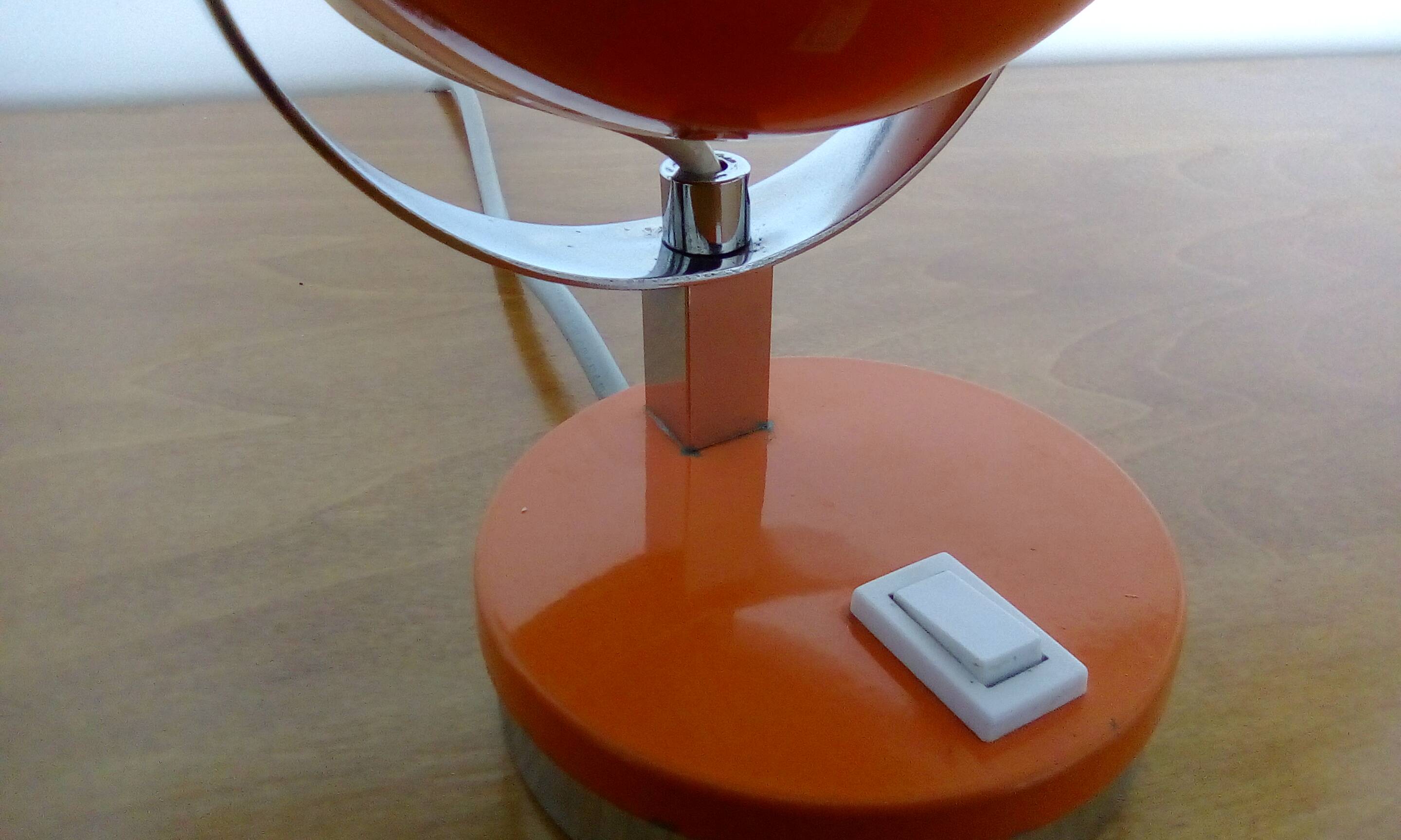Lampe à poser eyeball orange et chrome