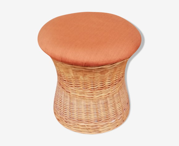 Vintage wicker pouf