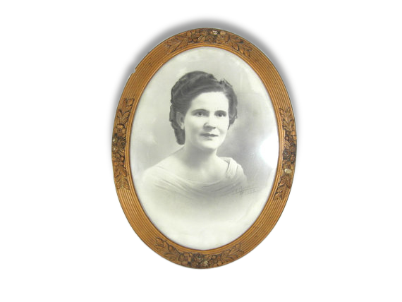 Ancienne Photographie De Femme Noir Et Blanc Cadre En Bois Dore De Forme Ovale Selency