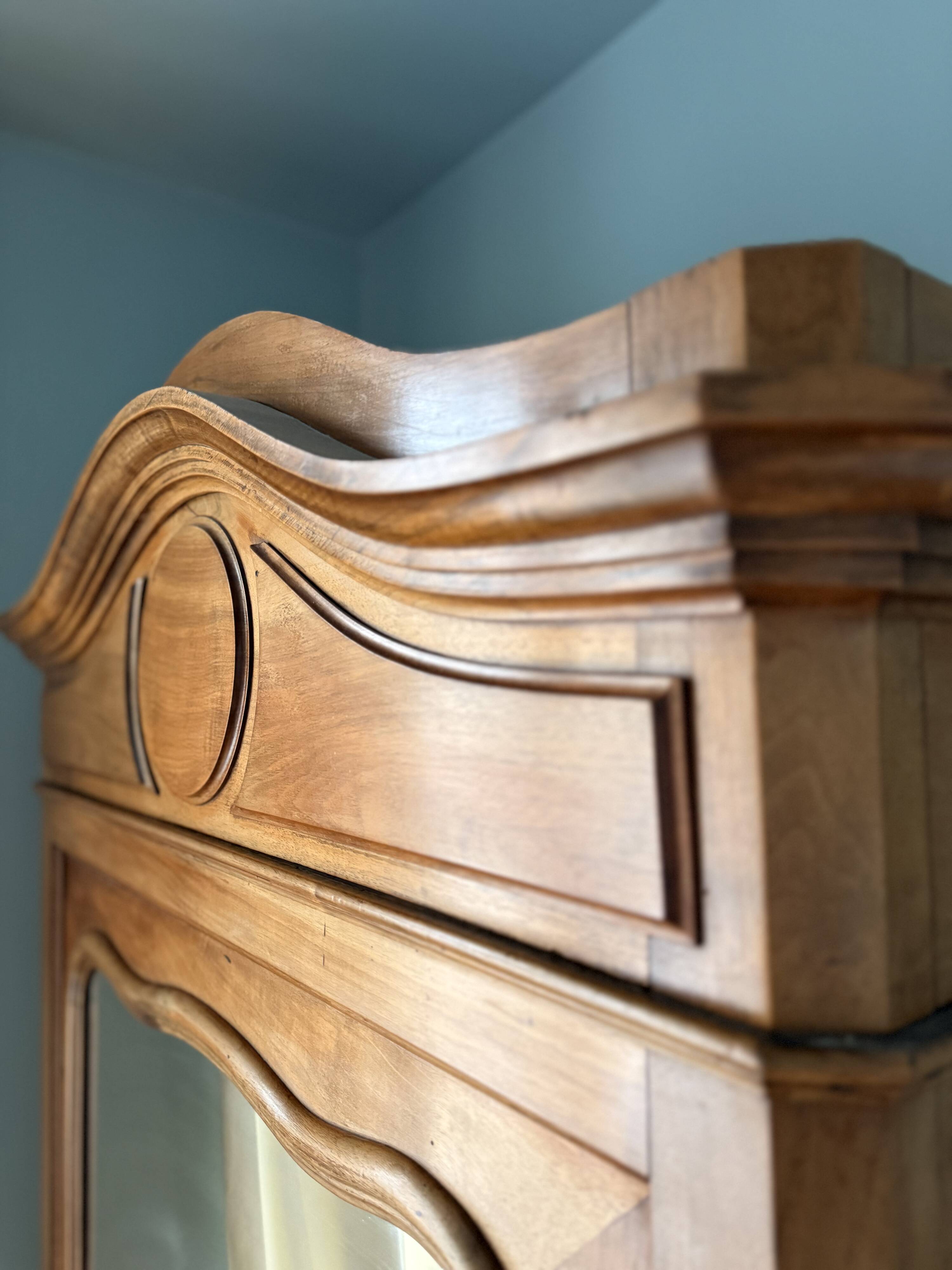 Antique Parisian wardrobe in solid wood – bevelled mirror